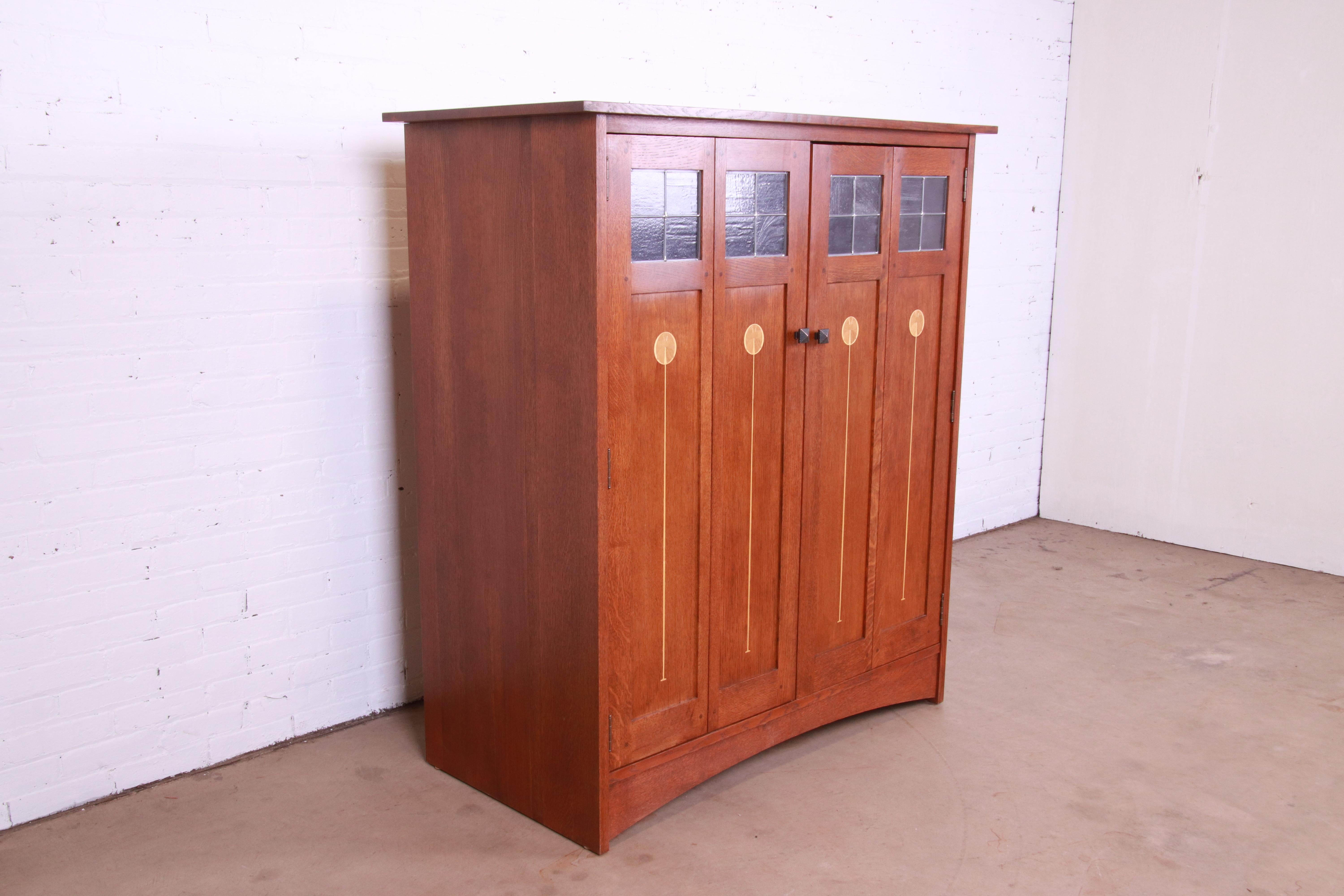 Stickley Harvey Ellis Arts & Crafts Inlaid Oak and Leaded Glass Media Cabinet In Good Condition In South Bend, IN