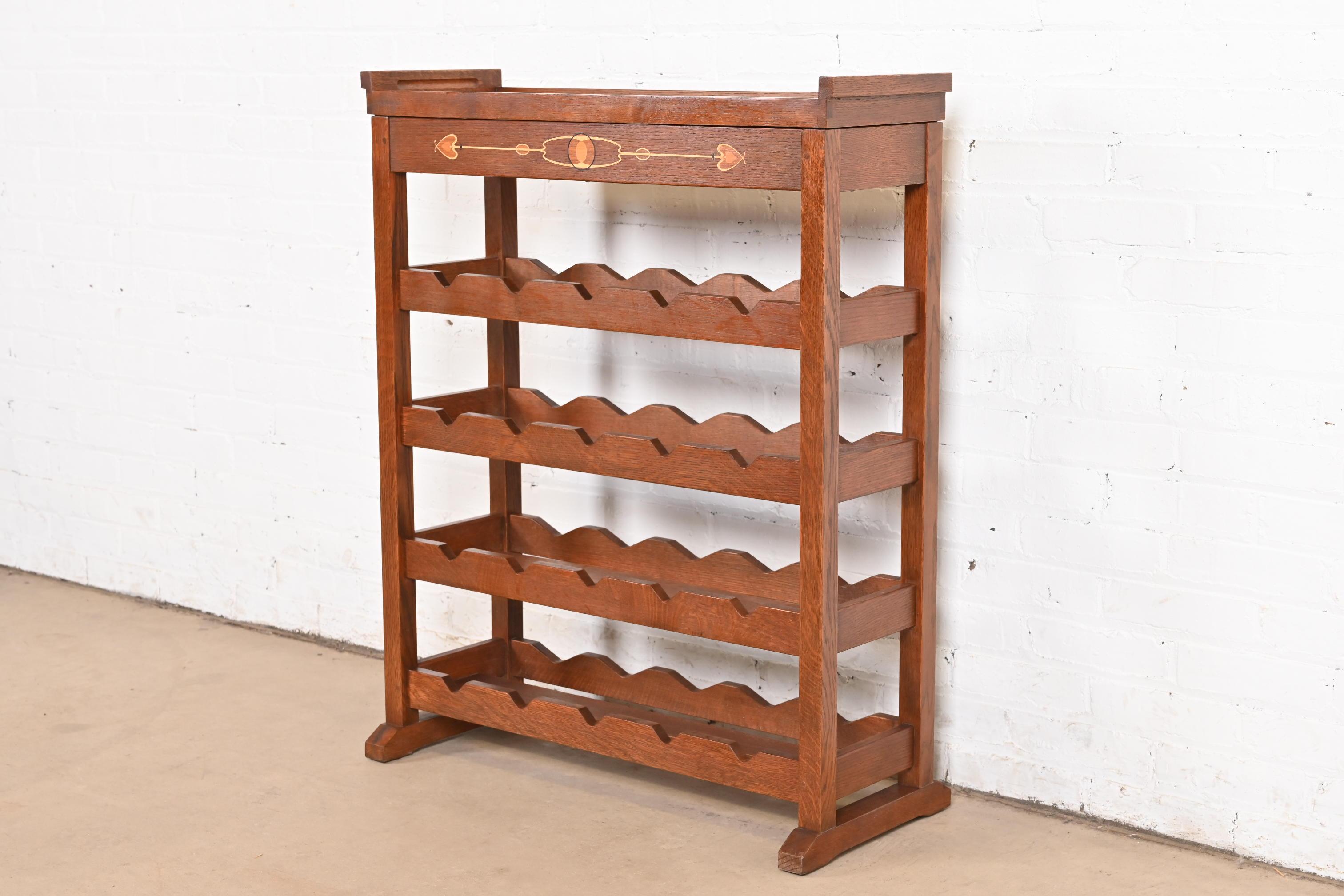 Un exceptionnel casier à vin de 20 bouteilles de style Mission ou Arts & Crafts avec plateau de service amovible

Par L. & J.G. Stickley, 