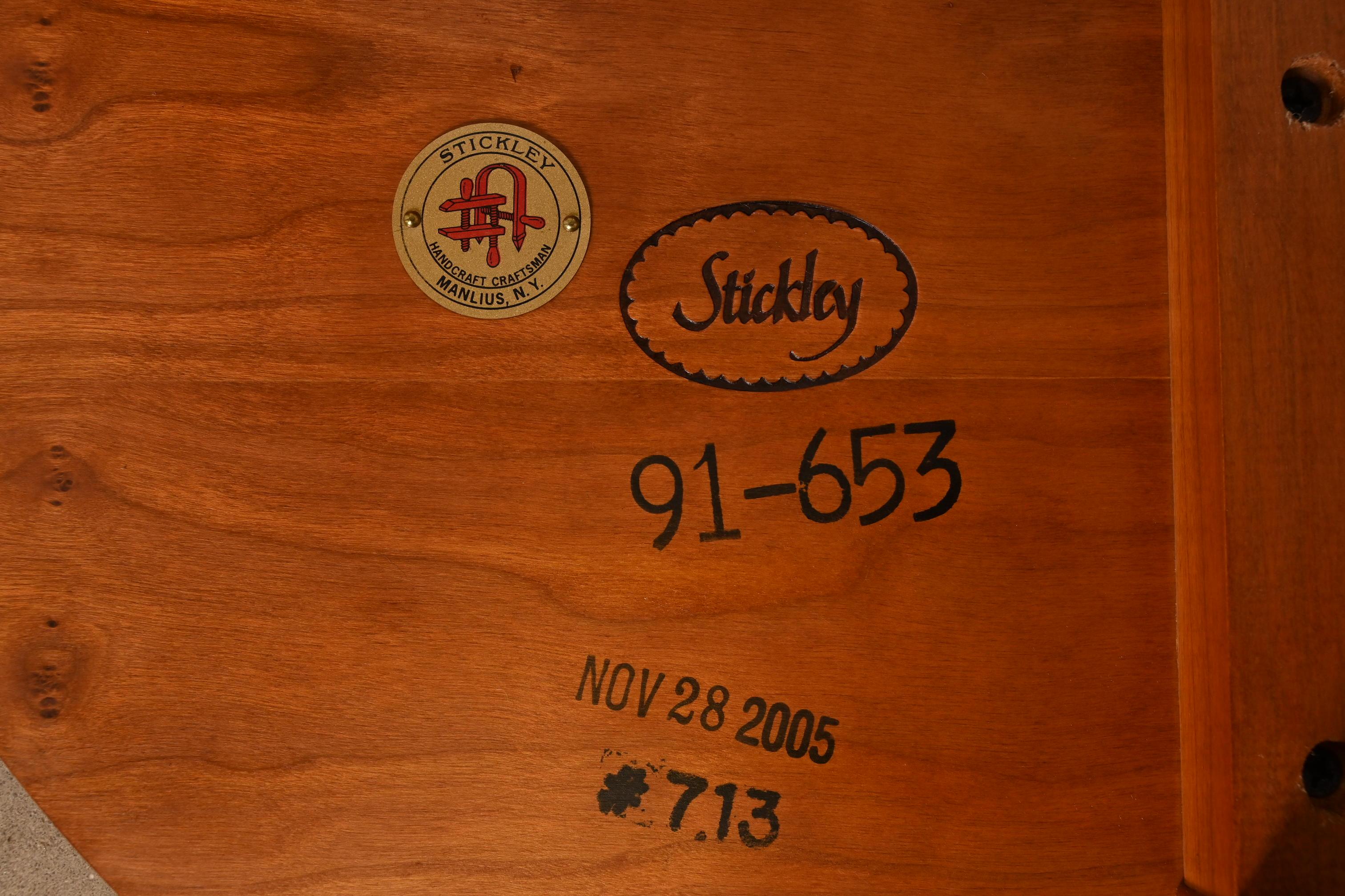 Stickley Harvey Ellis Kollektion Arts & Crafts Beistelltisch aus Kirschholz mit Intarsien aus Kirschbaumholz im Angebot 4
