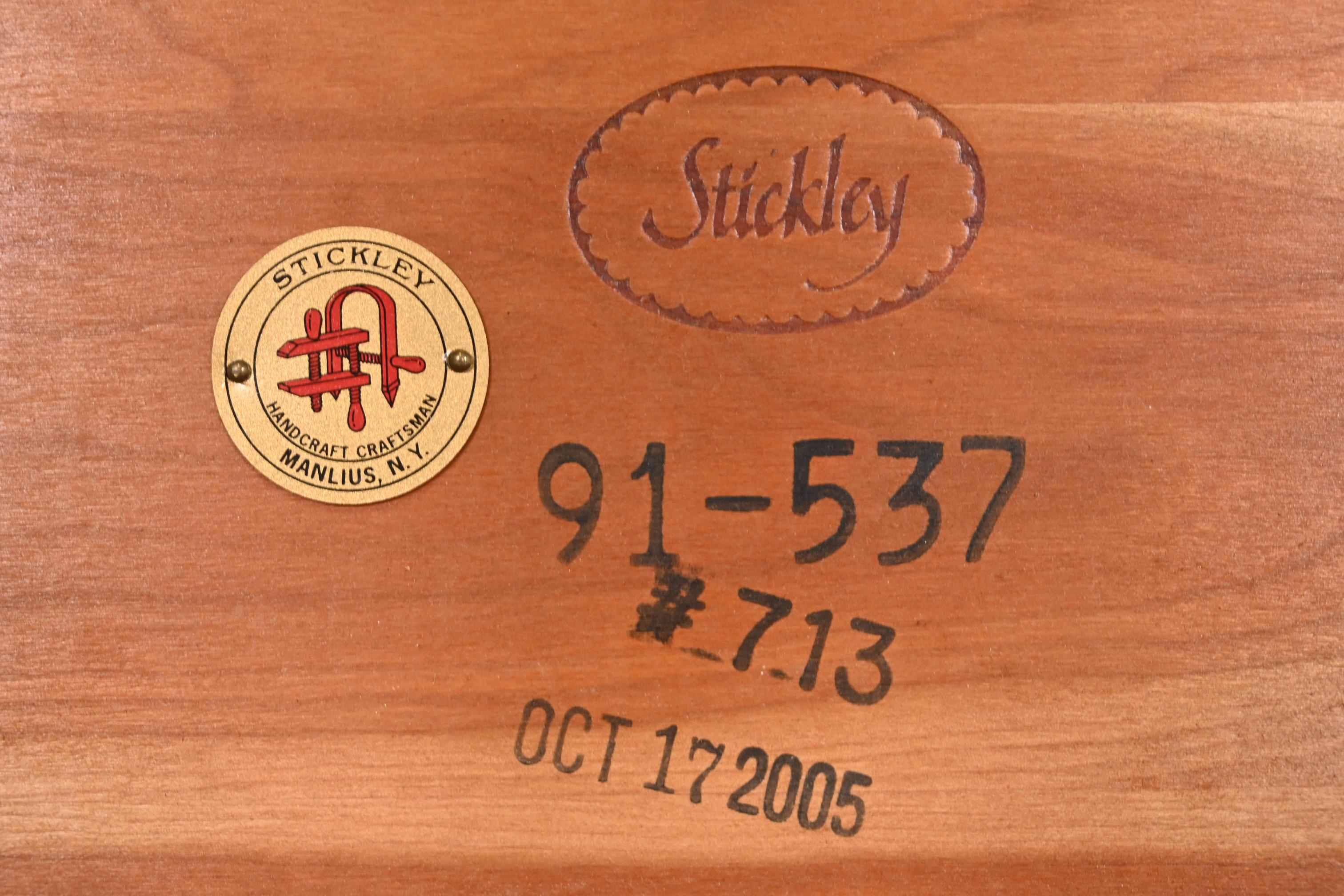 Stickley Harvey Ellis Kollektion Arts & Crafts Beistelltische aus Kirschholz mit Intarsien aus Kirschbaumholz im Angebot 4