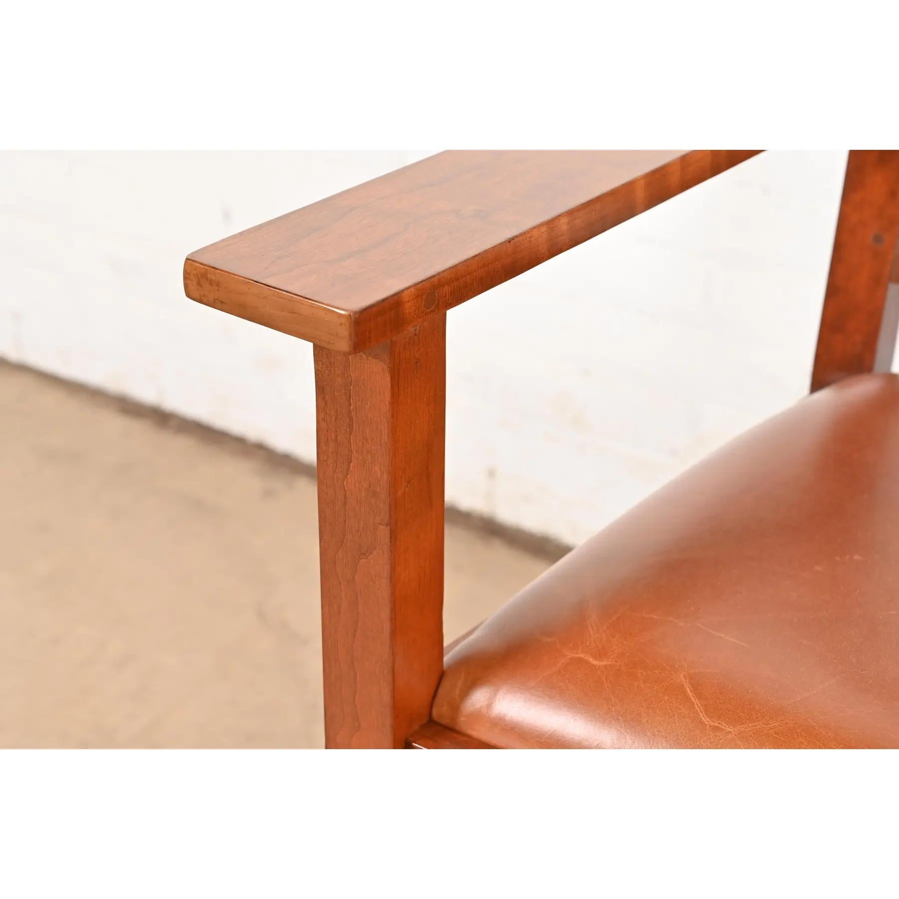 Banc ou canapé en bois de cerisier marqueté de la Collection S Ellis en vente 2