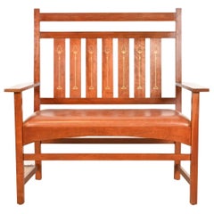 Banc ou canapé en bois de cerisier marqueté de la Collection S Ellis