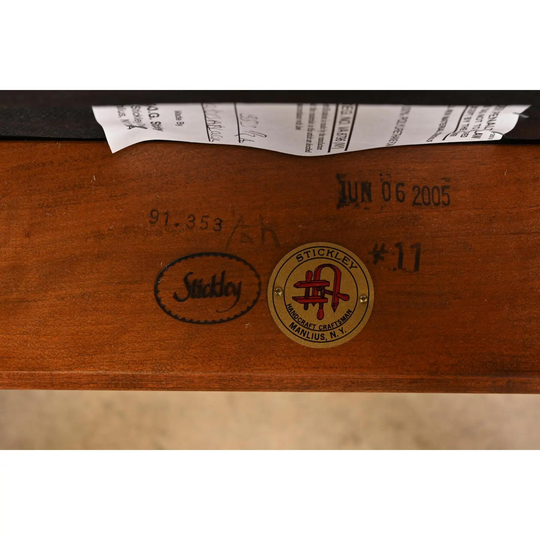 Sedia a dondolo in legno di ciliegio della collezione Harvey Ellis Mission Arts & Crafts di Stickley in vendita 5