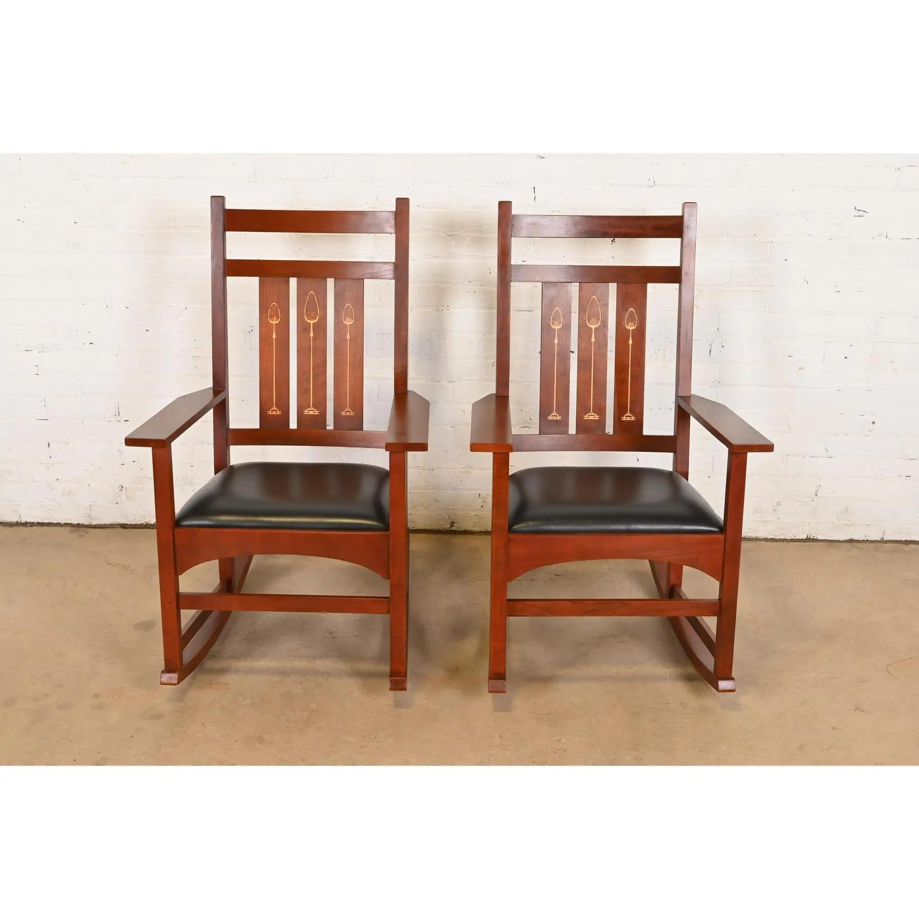 Sedia a dondolo in legno di ciliegio della collezione Harvey Ellis Mission Arts & Crafts di Stickley in vendita 6