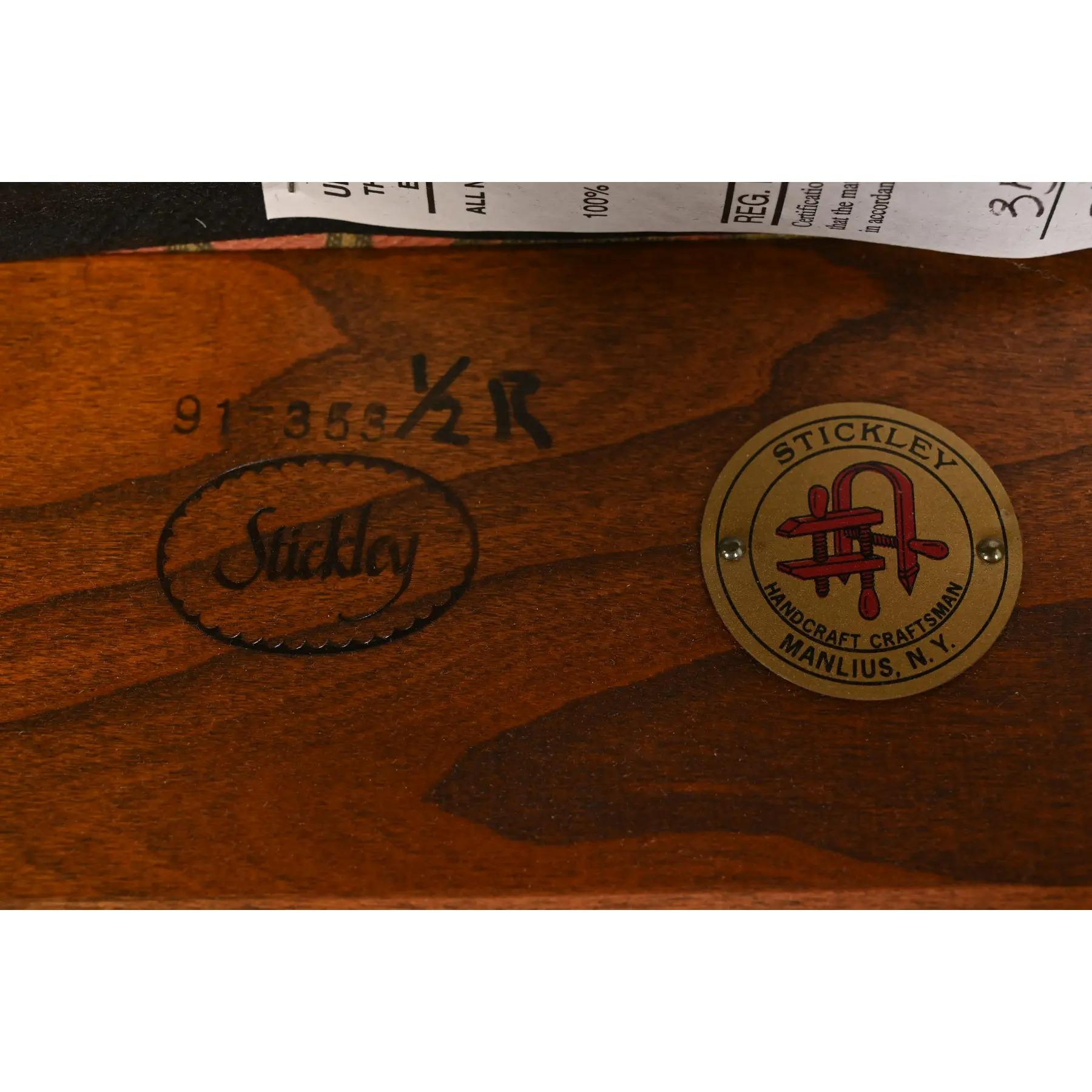 Stickley Harvey Ellis Collection Mission Arts & Crafts Cherry Wood Schaukelstuhl im Angebot 7