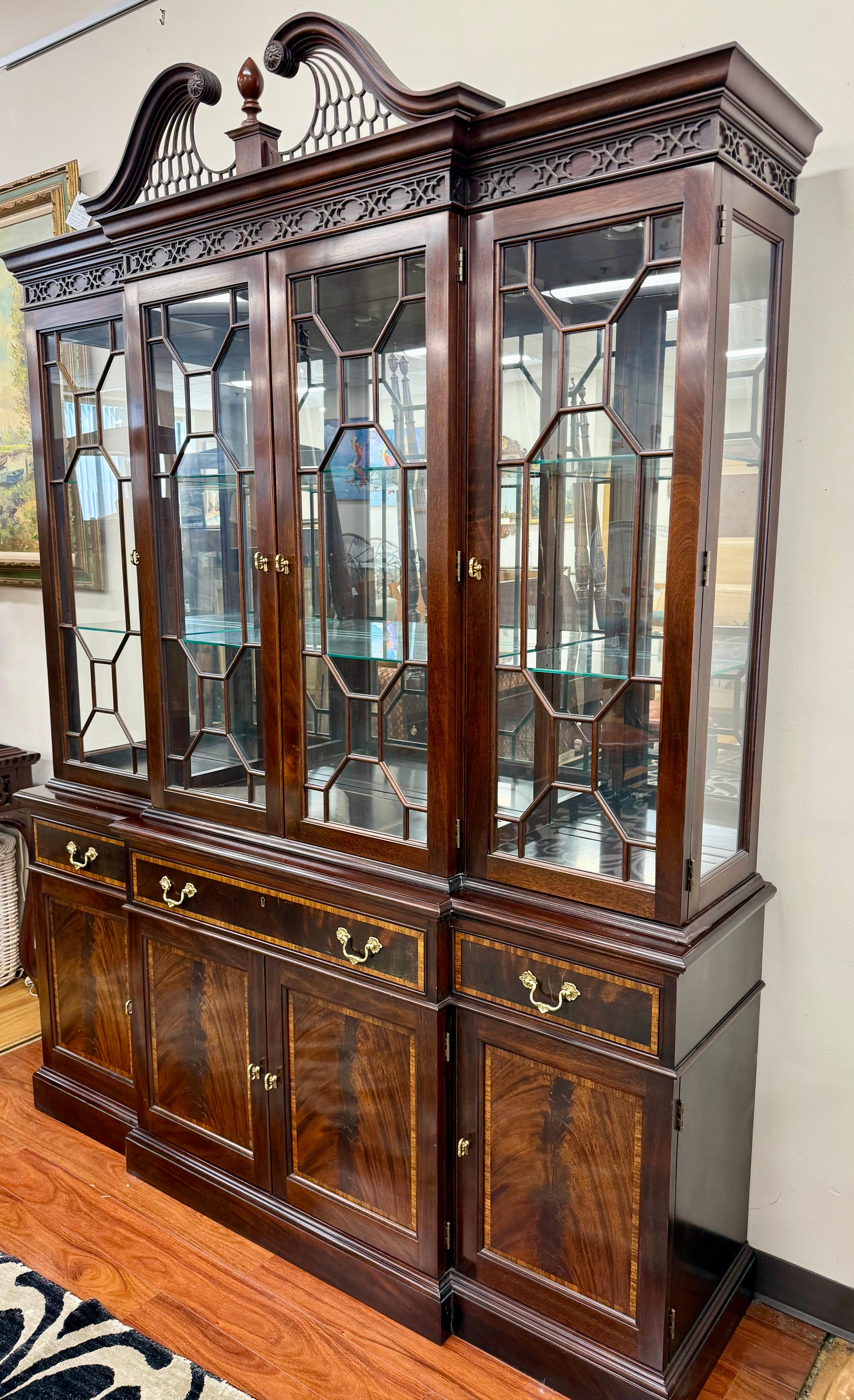Stickley Mahogany Inlay Breakfront China Cabinet Sideboard Buffet For Sale 3