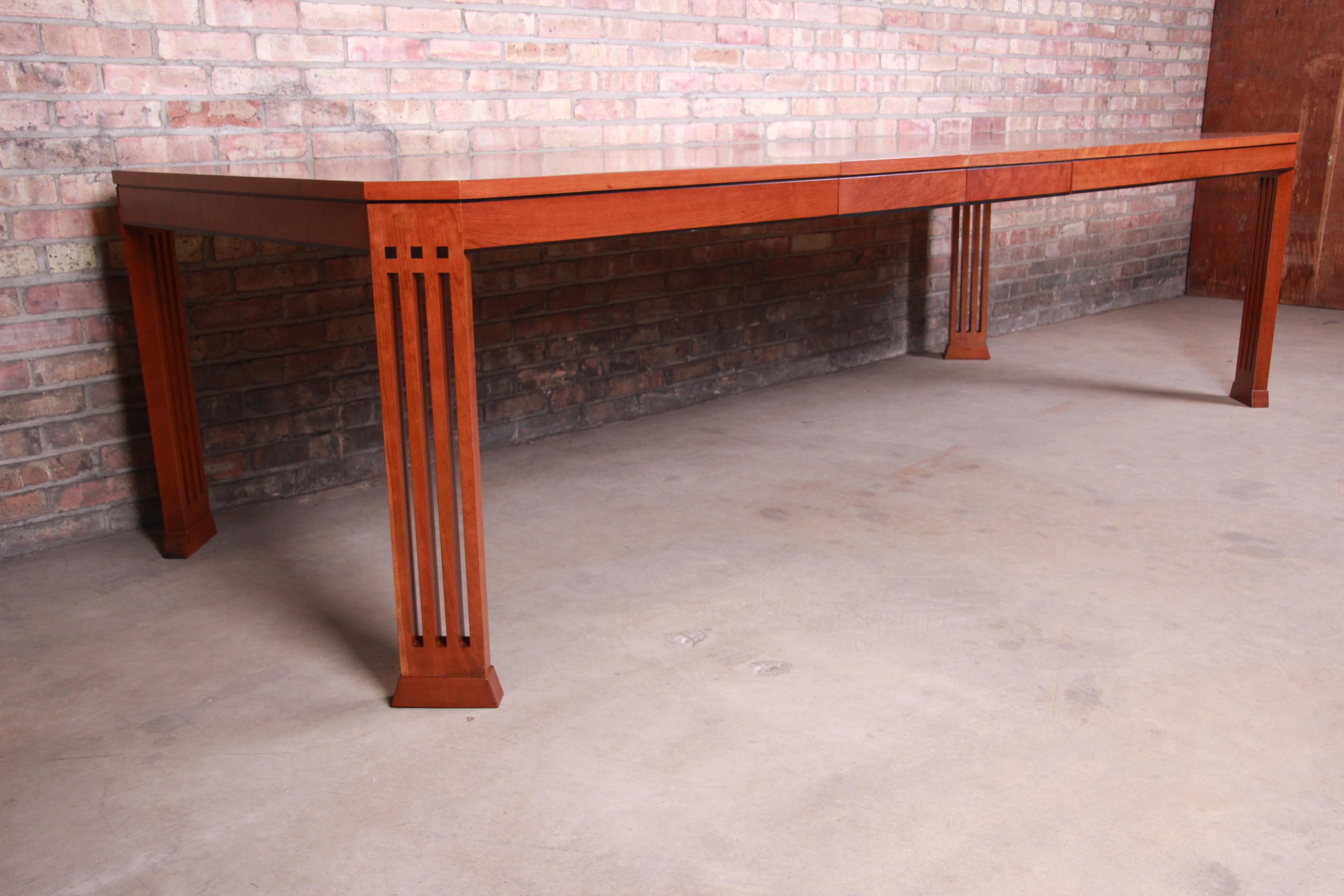 Stickley Mission Arts & Crafts Cherry Extension Dining Table, Restored In Good Condition In South Bend, IN