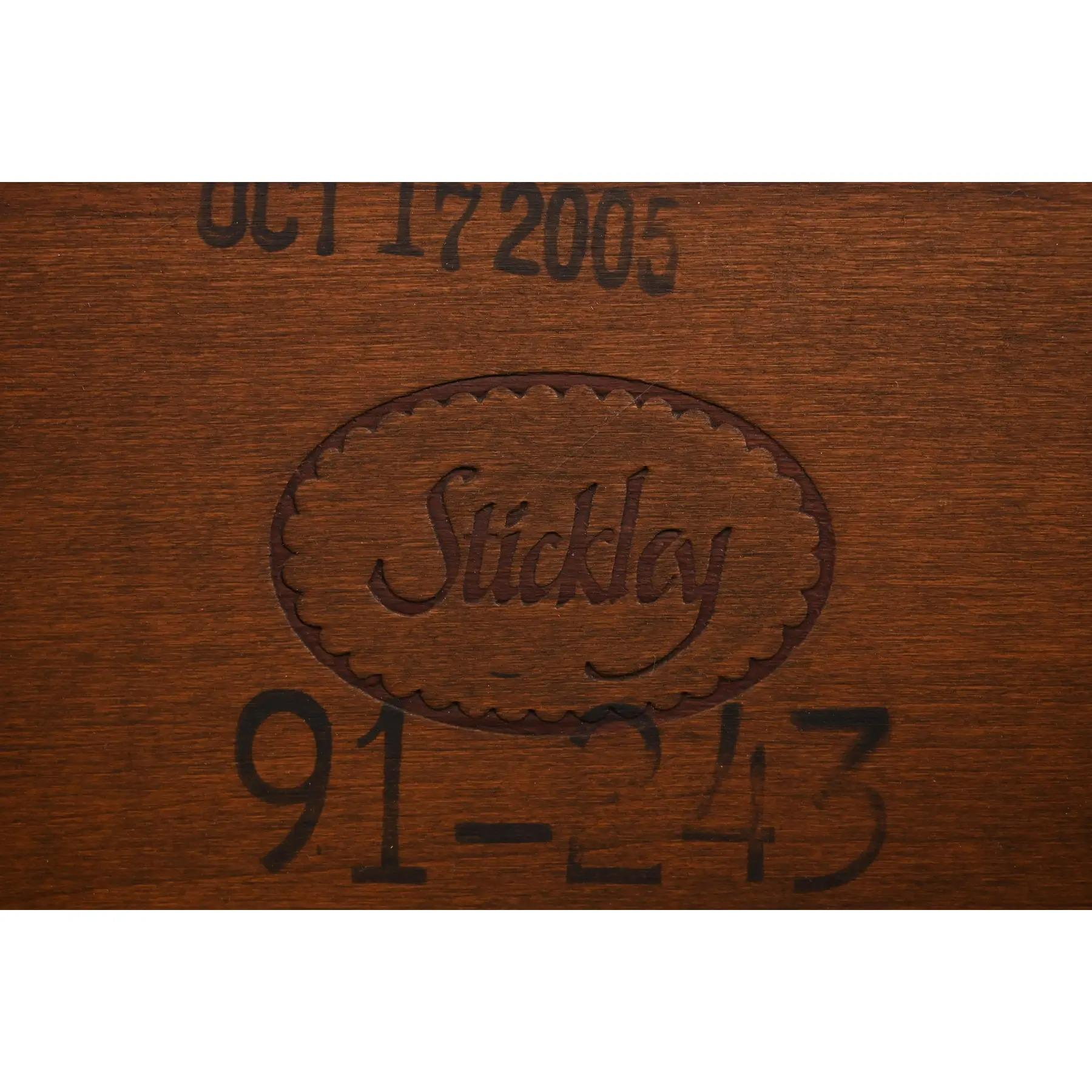 Stickley Mission Arts & Crafts Kirschbaumholz und Leder Limbert Bank im Angebot 3