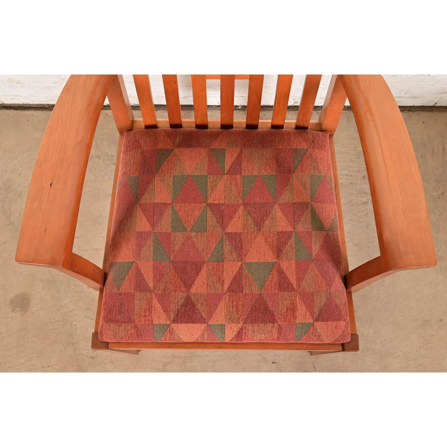 Stickley Mission Arts & Crafts Esszimmerstühle aus Kirschholz, Vierer-Set im Angebot 3