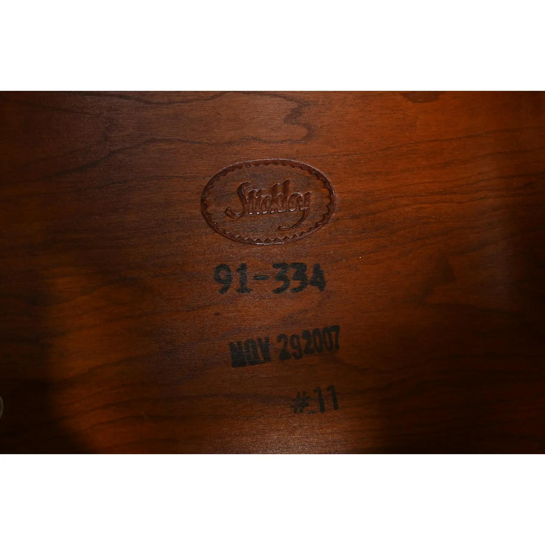 Table Tabouret Stickley Mission Arts & Crafts en cerisier Wood Limbert Cutout en vente 4