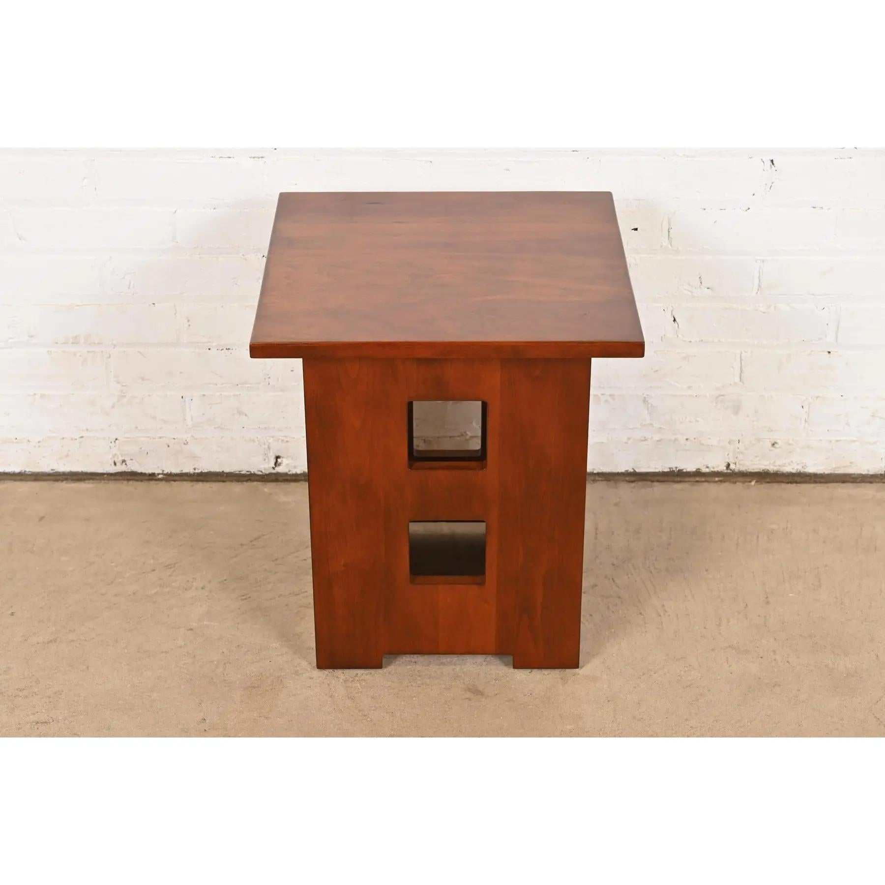 Table Tabouret Stickley Mission Arts & Crafts en cerisier Wood Limbert Cutout Bon état - En vente à South Bend, IN
