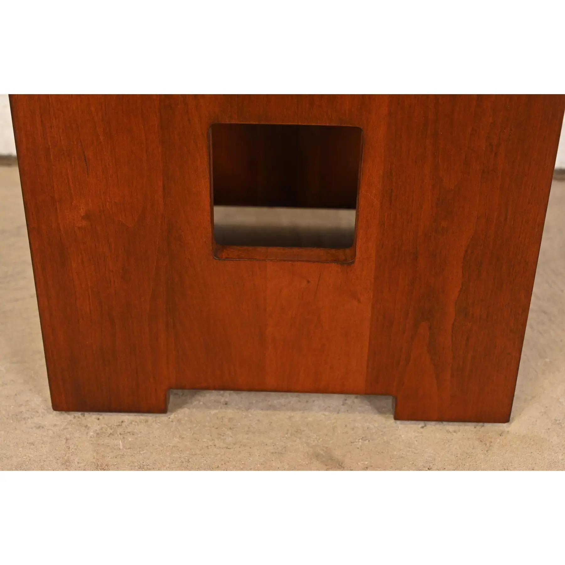 Cerise Table Tabouret Stickley Mission Arts & Crafts en cerisier Wood Limbert Cutout en vente