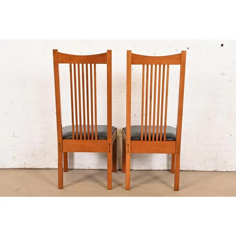 Stickley Mission Arts & Crafts Cherry Wood Side Chairs or Dining Chairs, Pair in vendita 4