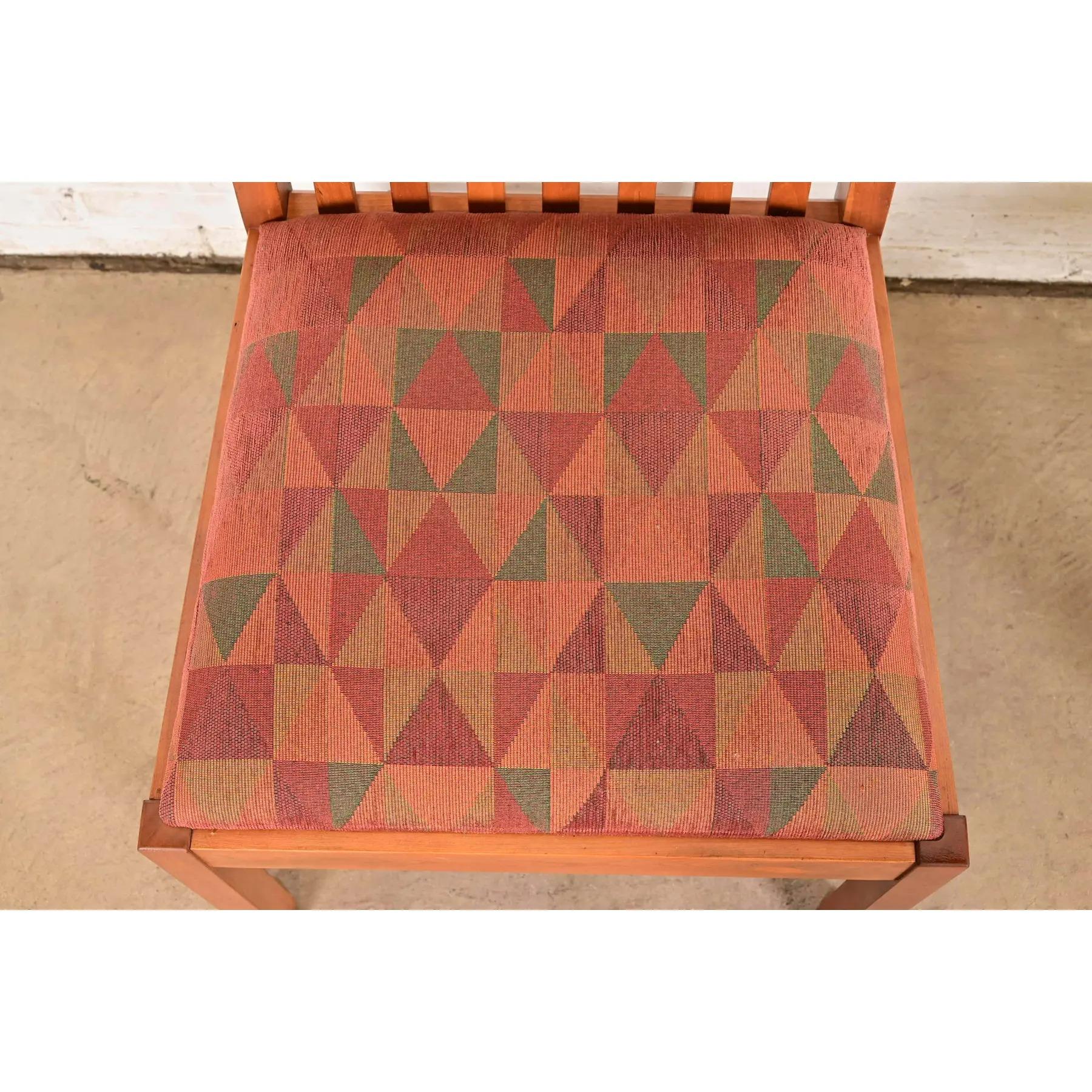 Stickley Mission Arts & Crafts Kirschholz Beistellstühle oder Esszimmerstühle, Paar im Angebot 1