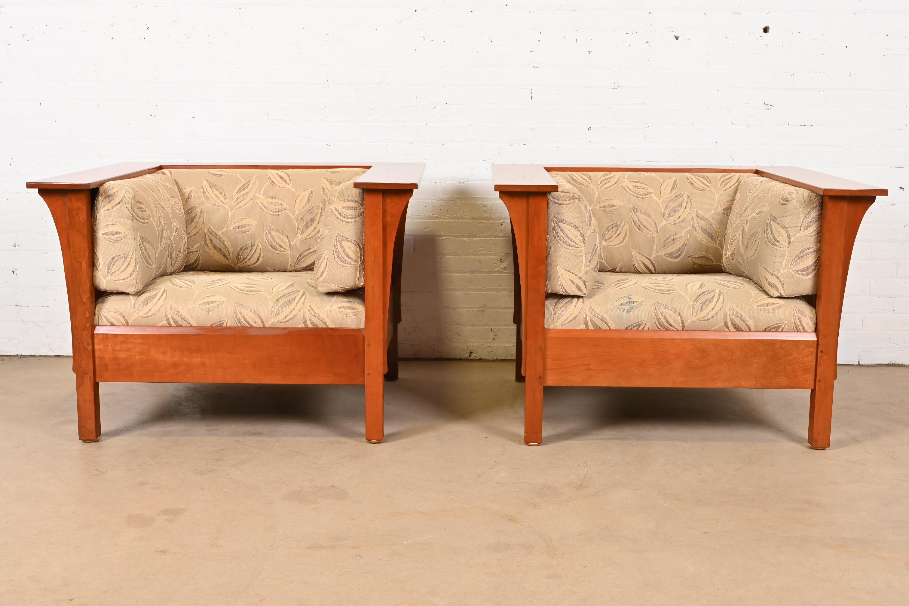 Stickley Mission Arts & Crafts Cherry Wood Spindle Lounge Chair For Sale 3