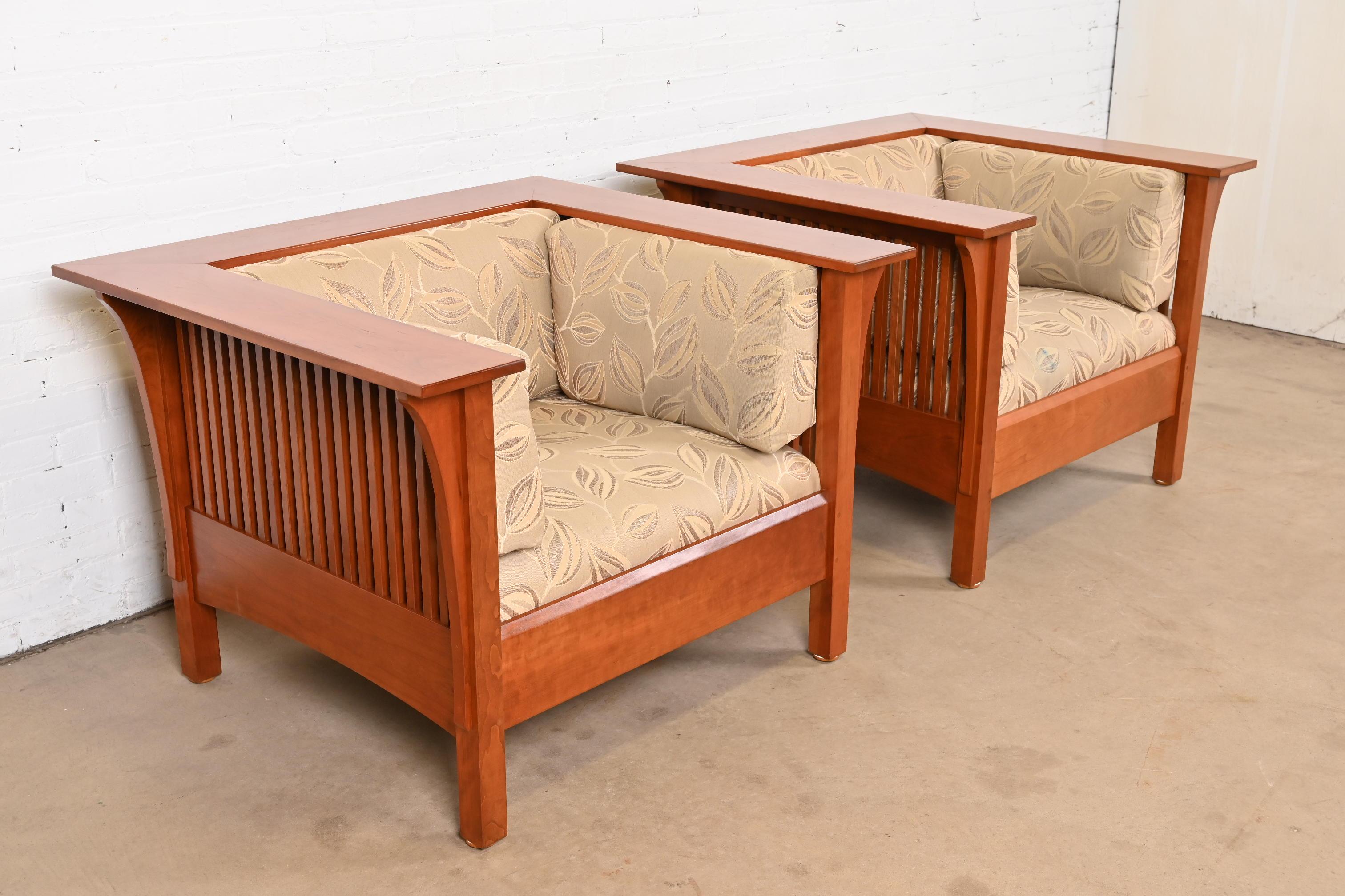 Stickley Mission Arts & Crafts Cherry Wood Spindle Lounge Chairs, Pair In Good Condition For Sale In South Bend, IN