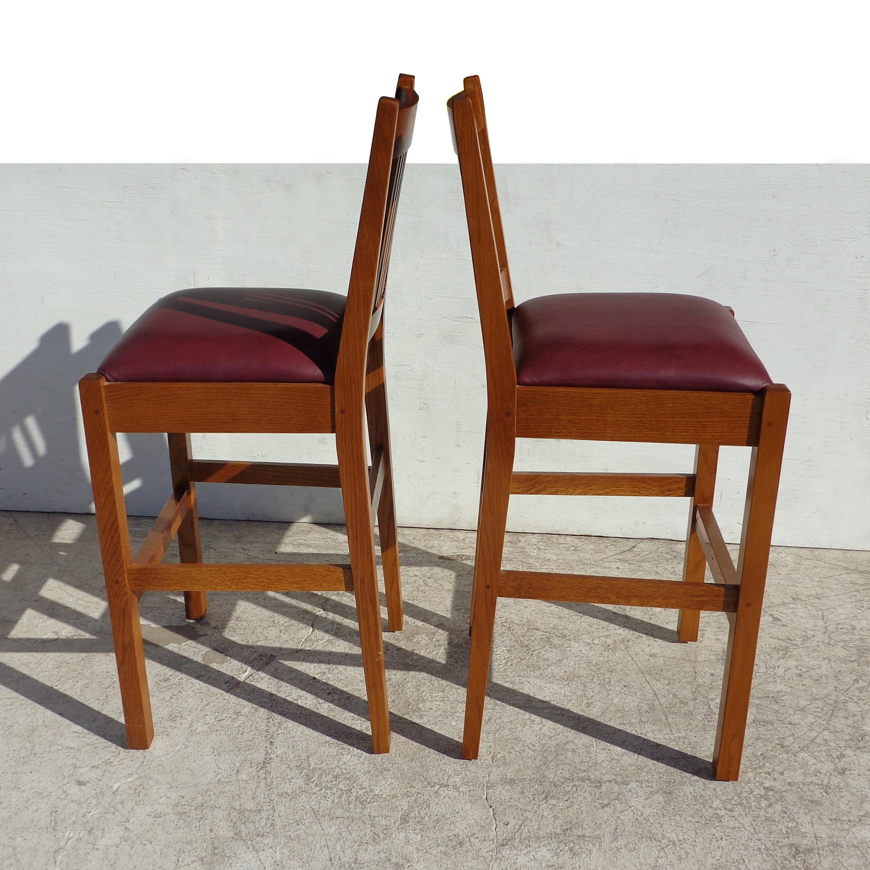 Stickley mission bar stools

A modern configuration of Stickley original Mission designs, this bar stool features Prairie style spindles and a copper covered foot rest. Oak construction.

Measures: 18.5 W in. x 21 D in. x 41.5 H in.
 Seat height:
