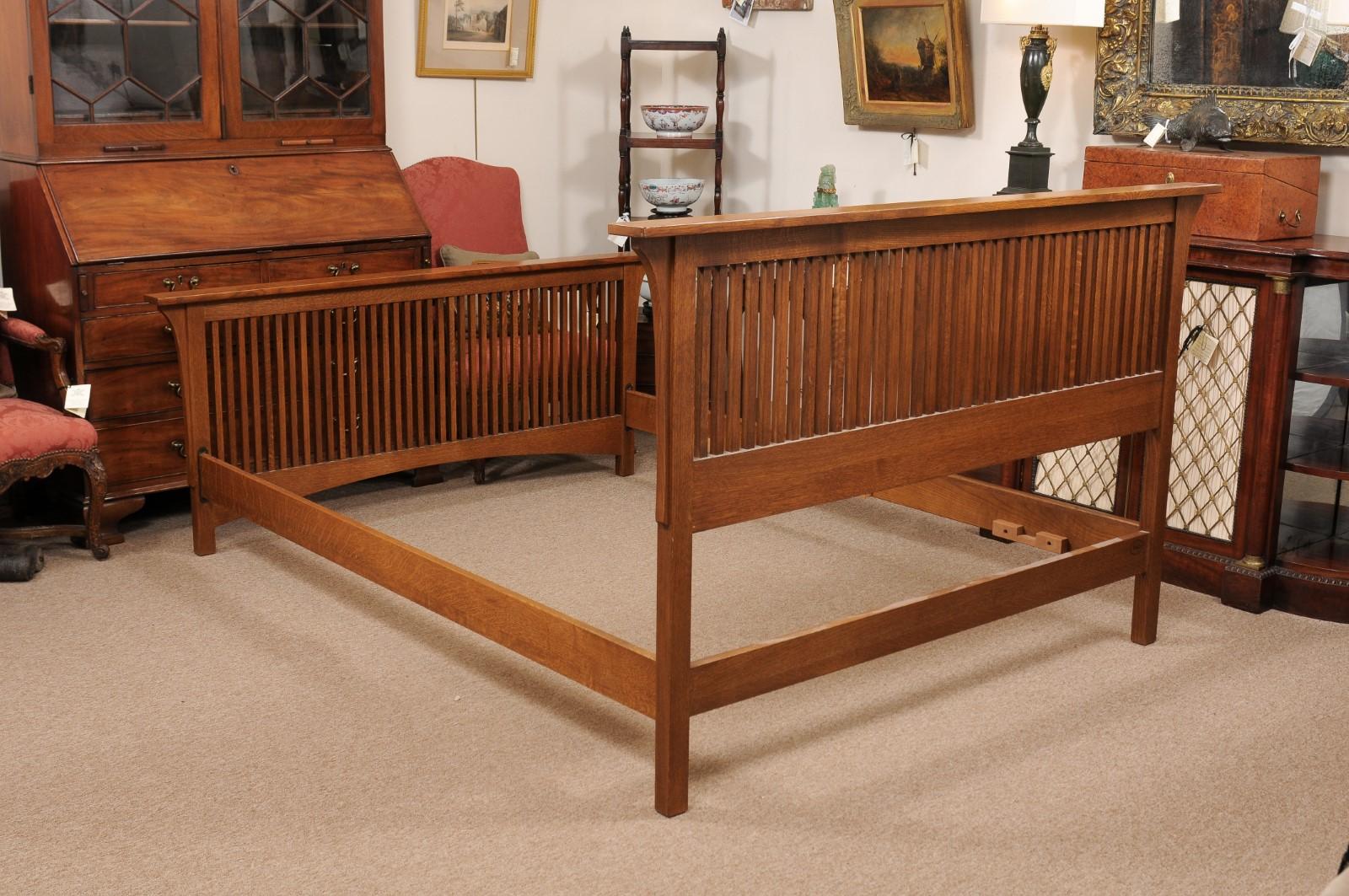 Stickley Mission Collection Arts and Crafts Bed Frame in Oak In Good Condition In Atlanta, GA