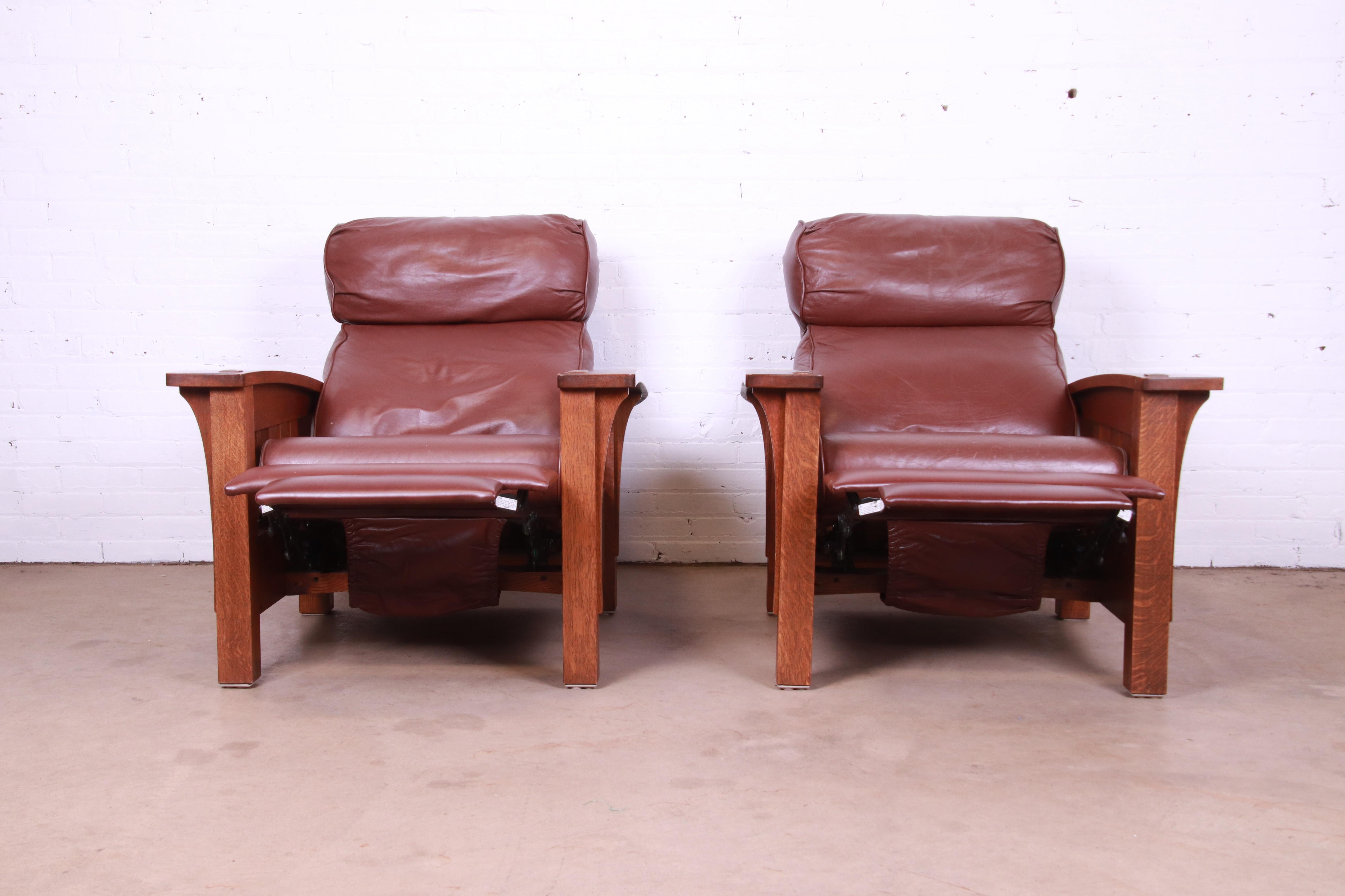 Stickley Mission Collection Bow Arm Oak and Leather Morris Recliners, Pair In Good Condition In South Bend, IN