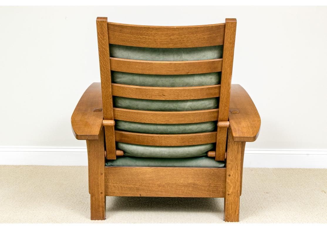 Stickley Mission Collection Oak Bow Arm Reclining Chair In Fair Condition For Sale In Bridgeport, CT