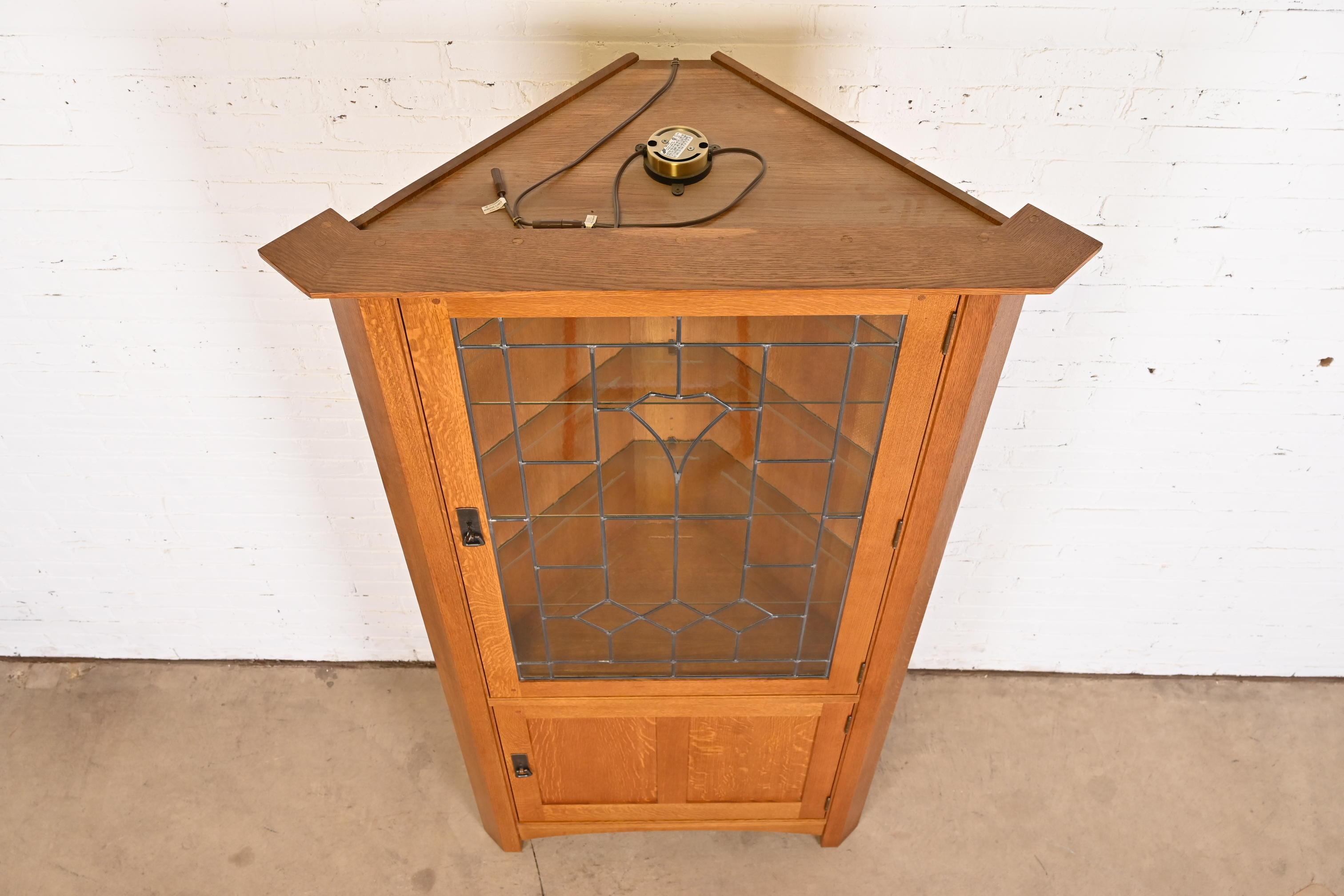 Stickley Mission Oak Arts and Crafts Lighted Corner Cabinet With Leaded Glass 2