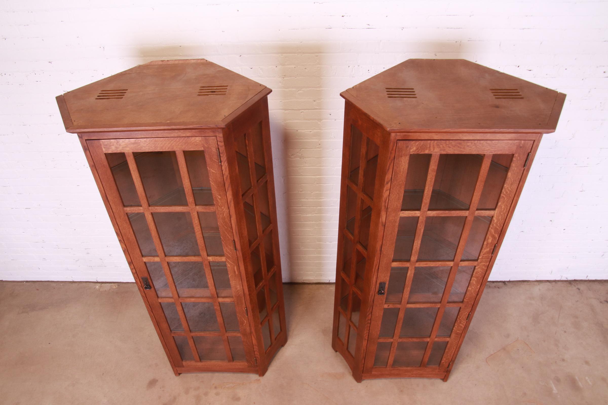 Stickley Mission Oak Arts and Crafts Lighted Corner Cabinets, Pair 5