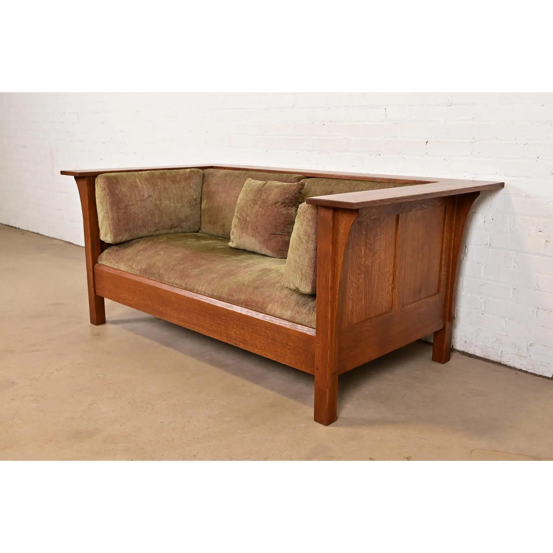 Divano o poltrona Settle di Stickley Mission Arts & Crafts, in Oak. In condizioni buone in vendita a South Bend, IN