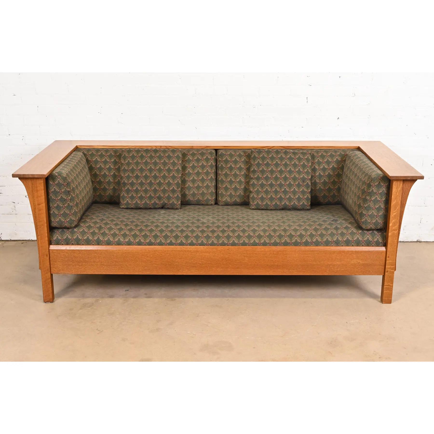 Américain Canapé Stickley Mission Oak Arts & Craft Spindle Settle en vente