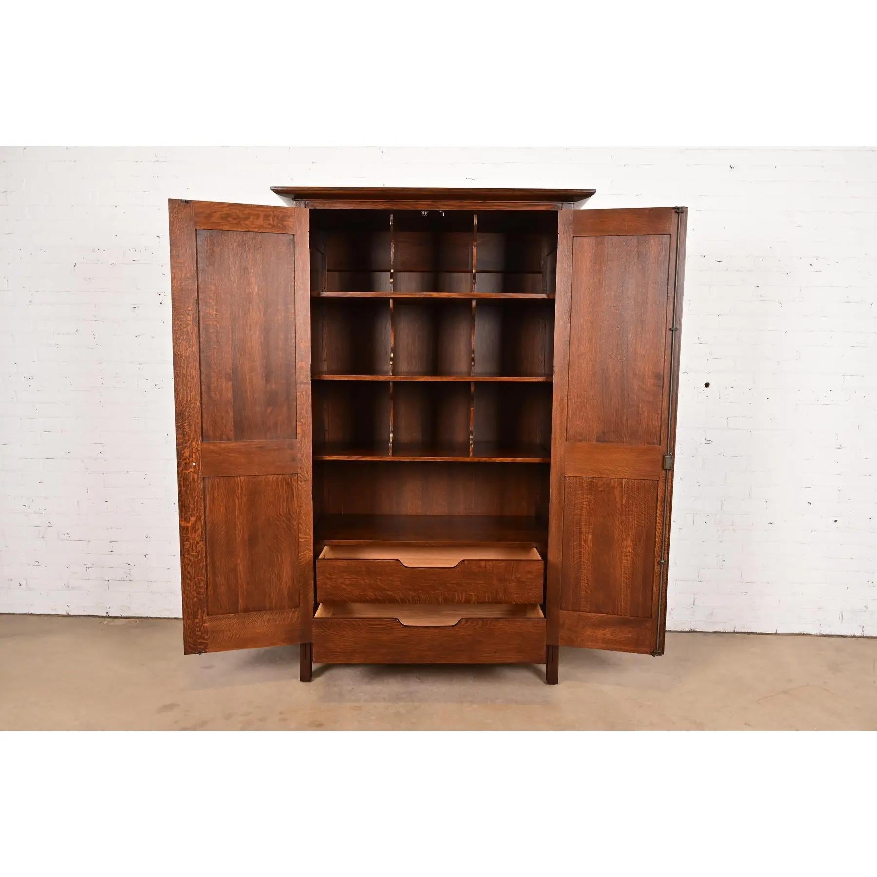 XX secolo Comò o cassapanca da uomo di Stickley Mission Oak Arts & Crafts in vendita