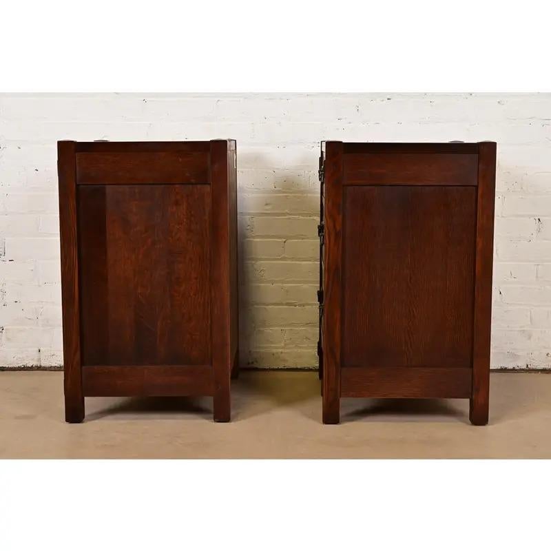 Comodini in Oak Mission Arts & Crafts di Stickley, coppia in vendita 6