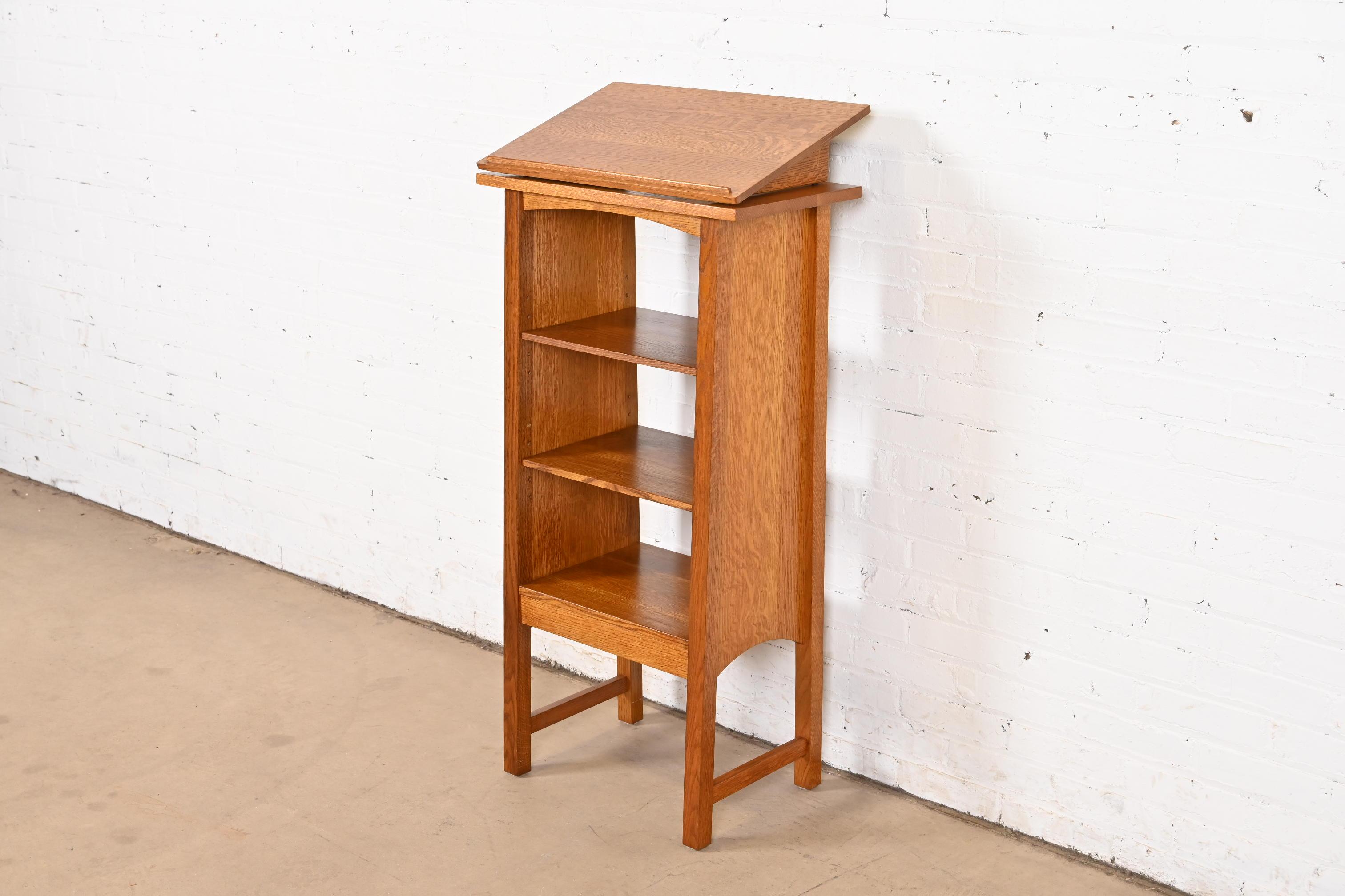 Stickley Mission Eichenholz Arts & Crafts Bücherregal mit abnehmbarem Leselampe im Zustand „Gut“ in South Bend, IN