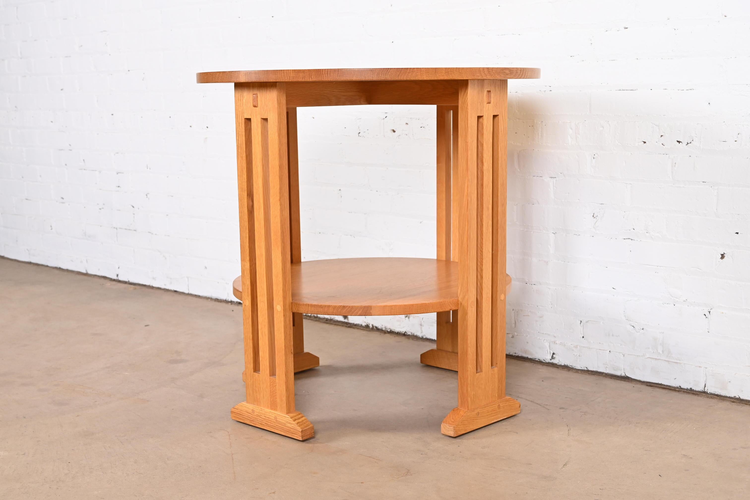 Américain Table centrale ou table d'appoint Arts & Crafts Stickley Mission en chêne en vente