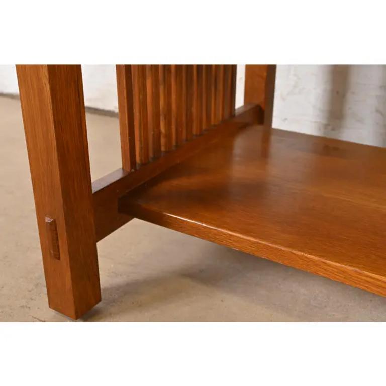 Table basse Arts & Crafts Stickley Mission en chêne à double face en vente 3