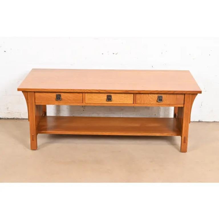 Arts and Crafts Table basse Arts & Crafts Stickley Mission en chêne à double face en vente