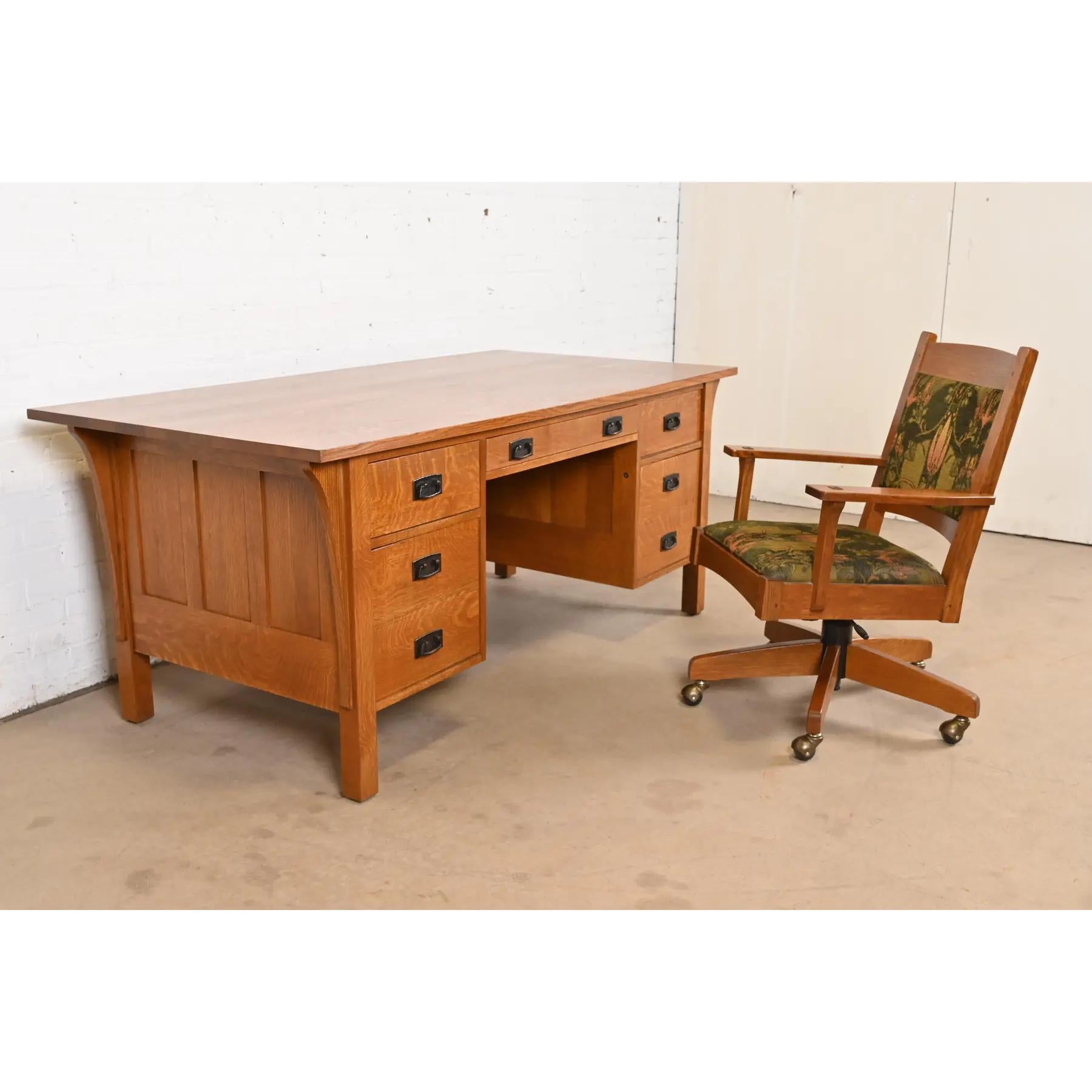 Stickley Mission Oak Arts & Crafts Chefschreibtisch im Angebot 5
