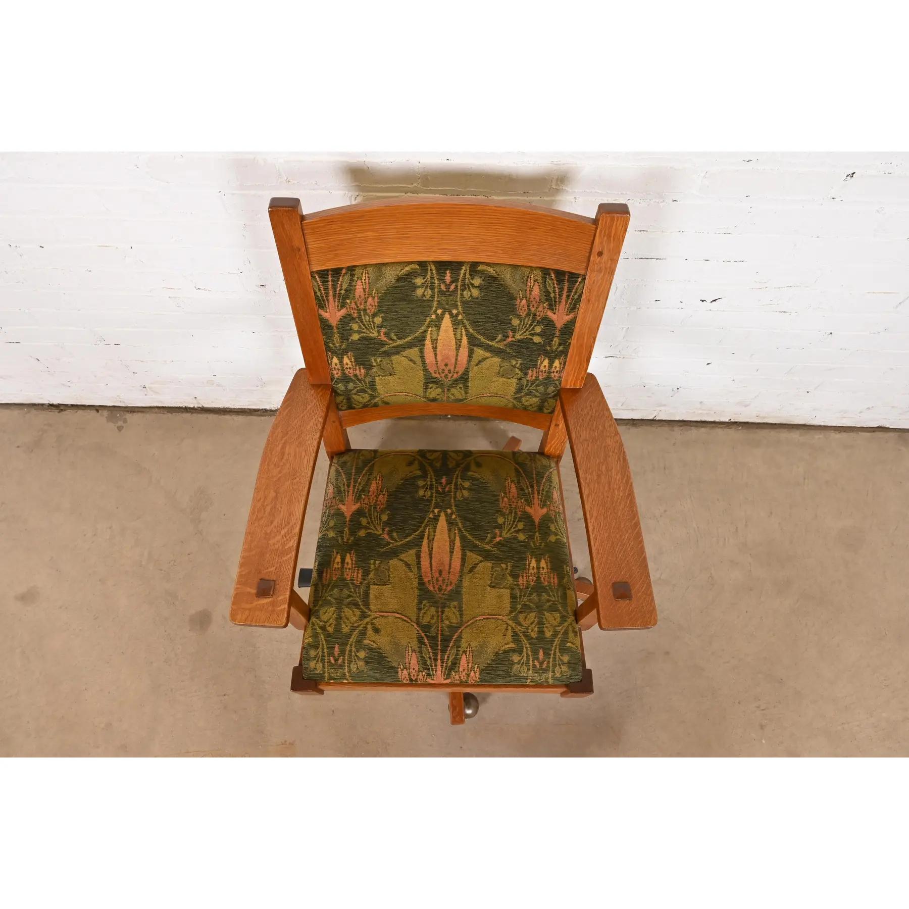 Stickley Mission Executive Drehbarer Schreibtischstuhl aus Eichenholz Arts & Crafts (21. Jahrhundert und zeitgenössisch) im Angebot