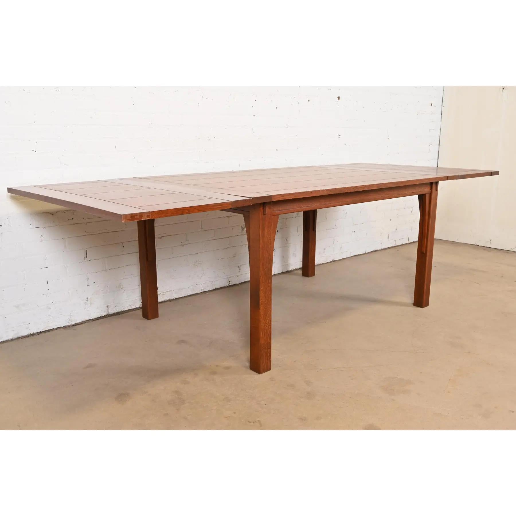 Tavolo da pranzo allungabile Stickley Mission Arts & Crafts in Oak In condizioni buone in vendita a South Bend, IN
