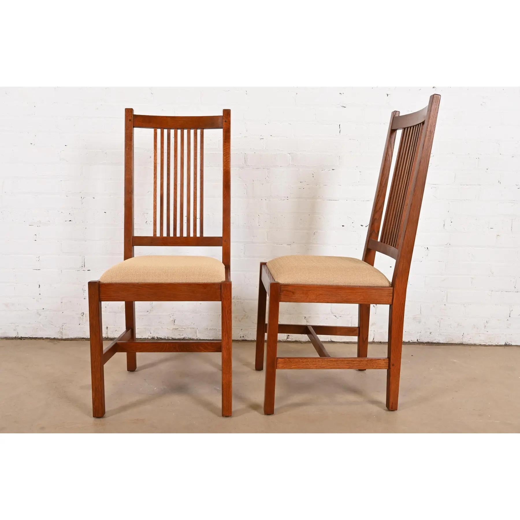 Chaises de salle à manger à dossier haut en Oak Arts & Craft de Stickley Mission, ensemble de huit chaises en vente 3