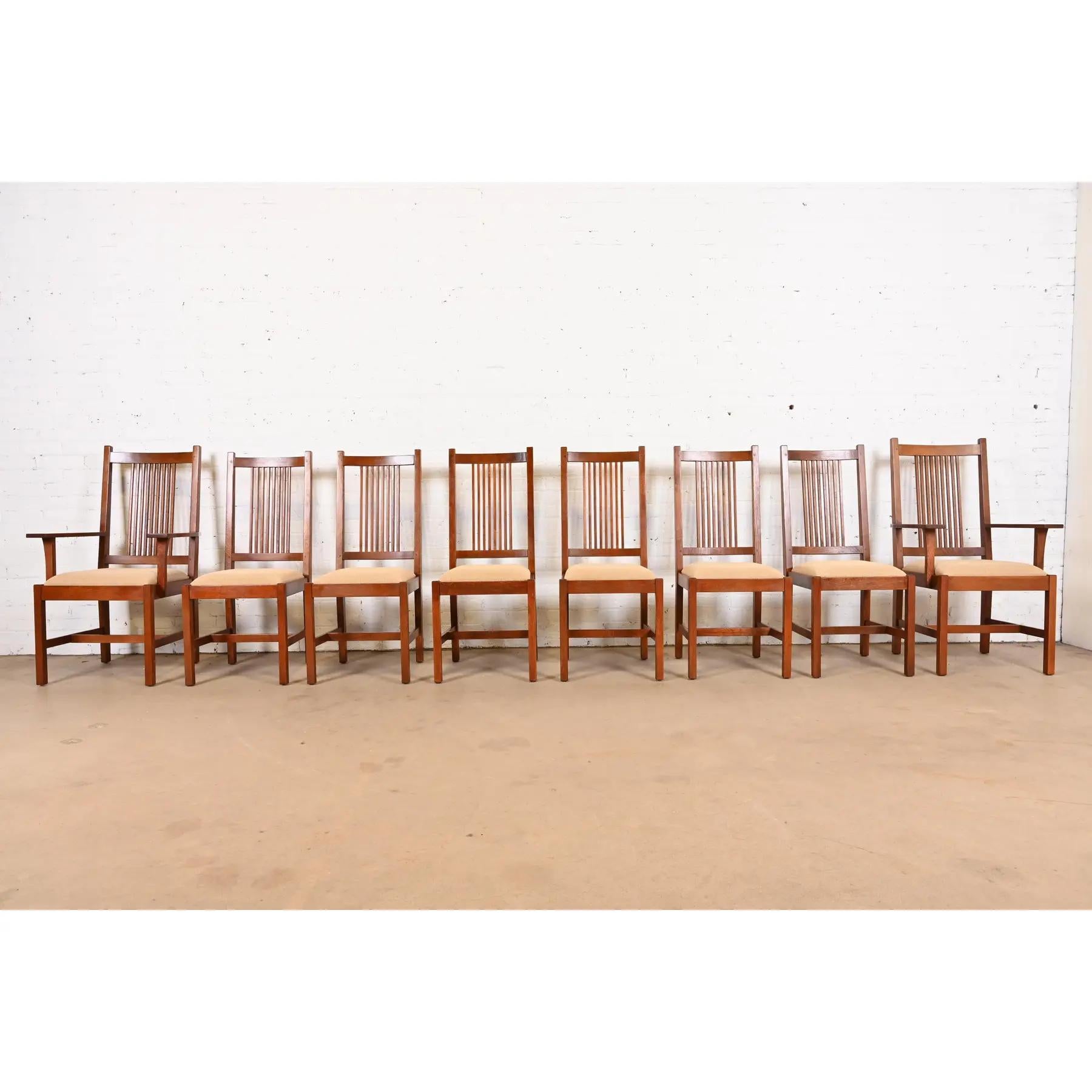 Américain Chaises de salle à manger à dossier haut en Oak Arts & Craft de Stickley Mission, ensemble de huit chaises en vente