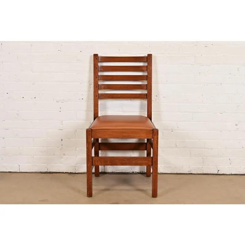 Stickley Mission Oak Arts & Crafts Silla auxiliar o de comedor con respaldo de escalera Artes y manualidades en venta
