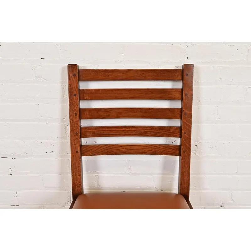 Stickley Mission Oak Arts & Crafts Silla auxiliar o de comedor con respaldo de escalera Cuero en venta