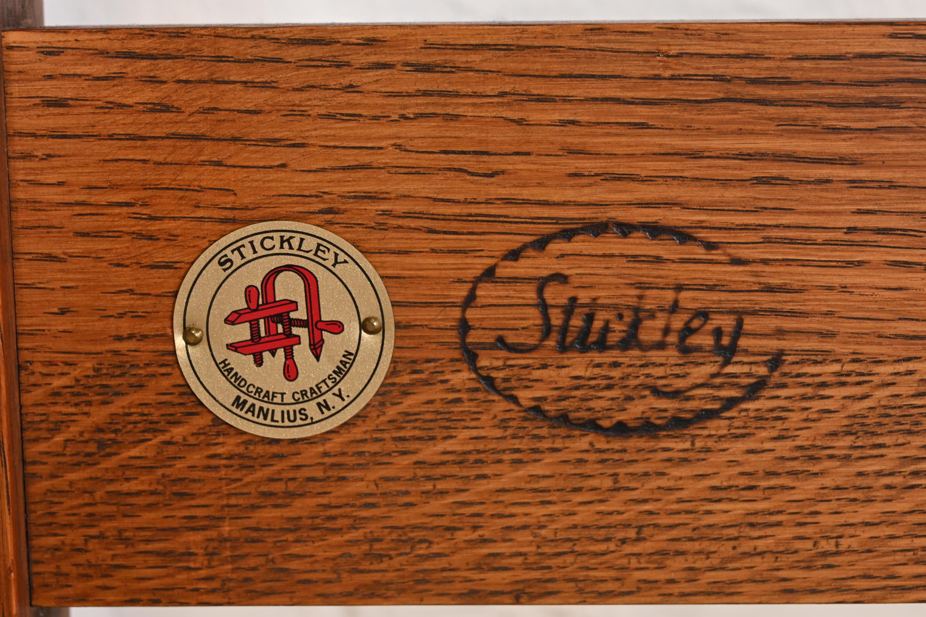 Stickley Mission Eichenholz Arts & Crafts Queen Size Bett im Angebot 5