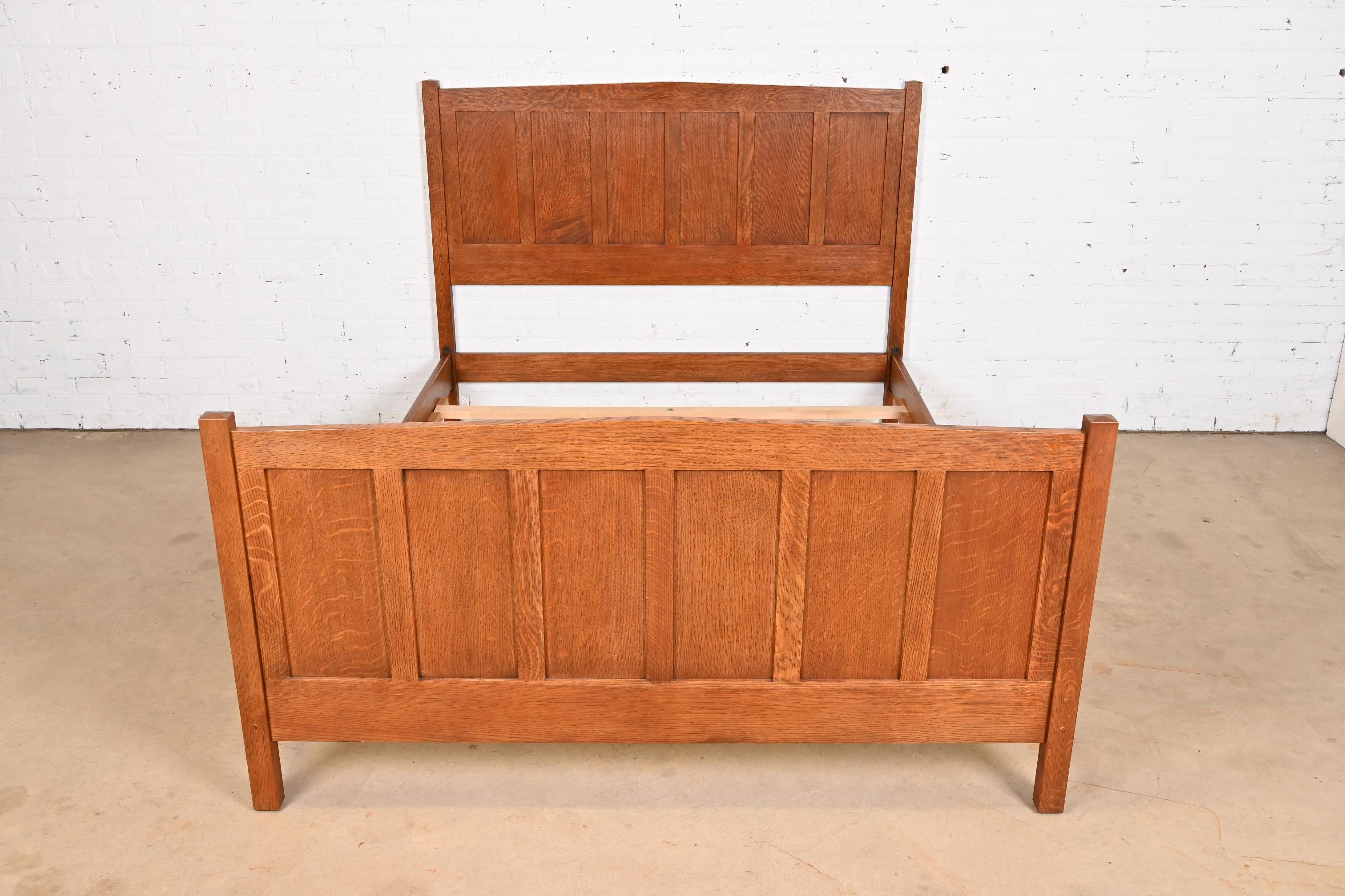 Stickley Mission Eichenholz Arts & Crafts Queen Size Bett im Zustand „Gut“ im Angebot in South Bend, IN