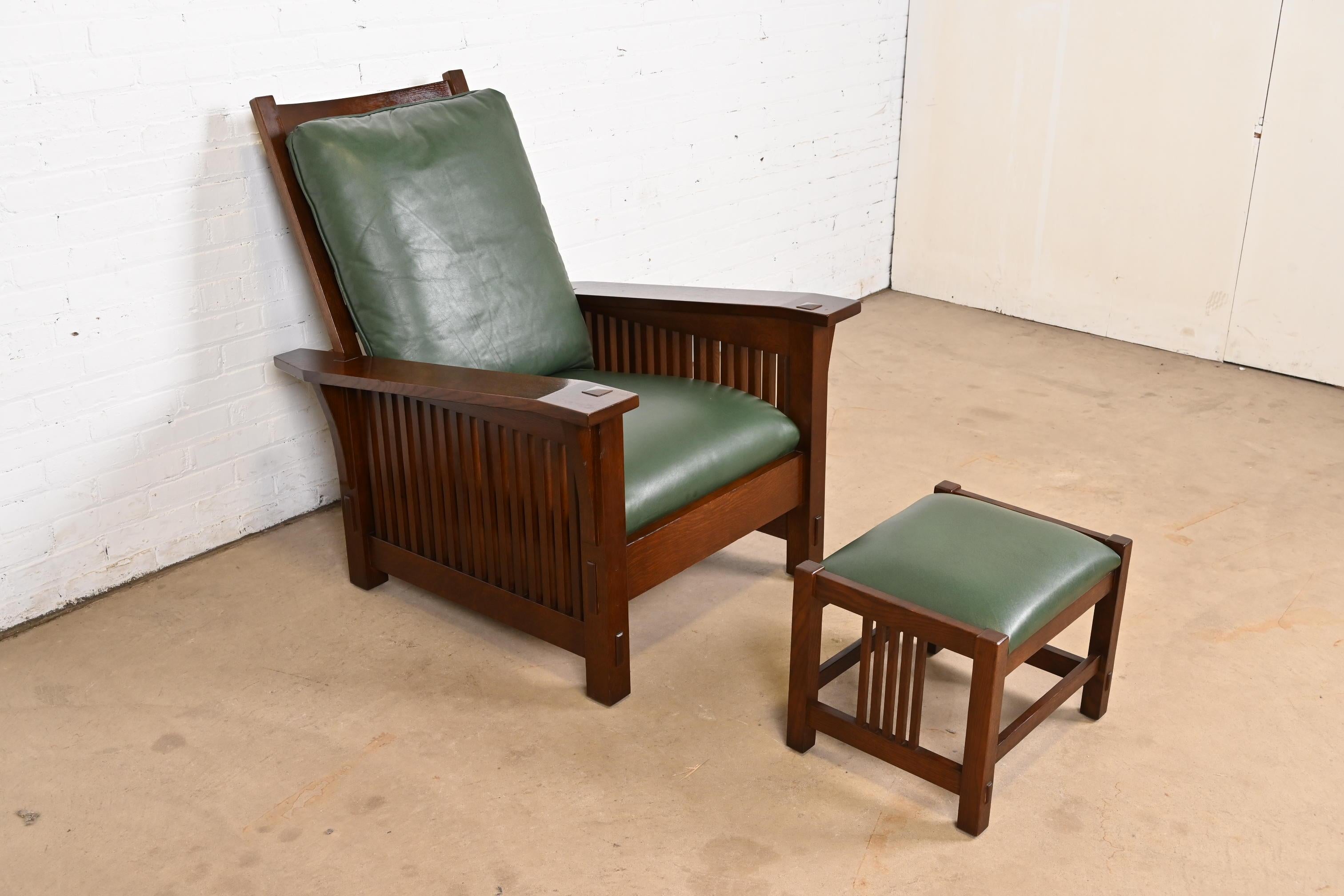Arts and Crafts Stickley Mission Oak Arts & Crafts Poltrona reclinabile Morris con ottomano in vendita