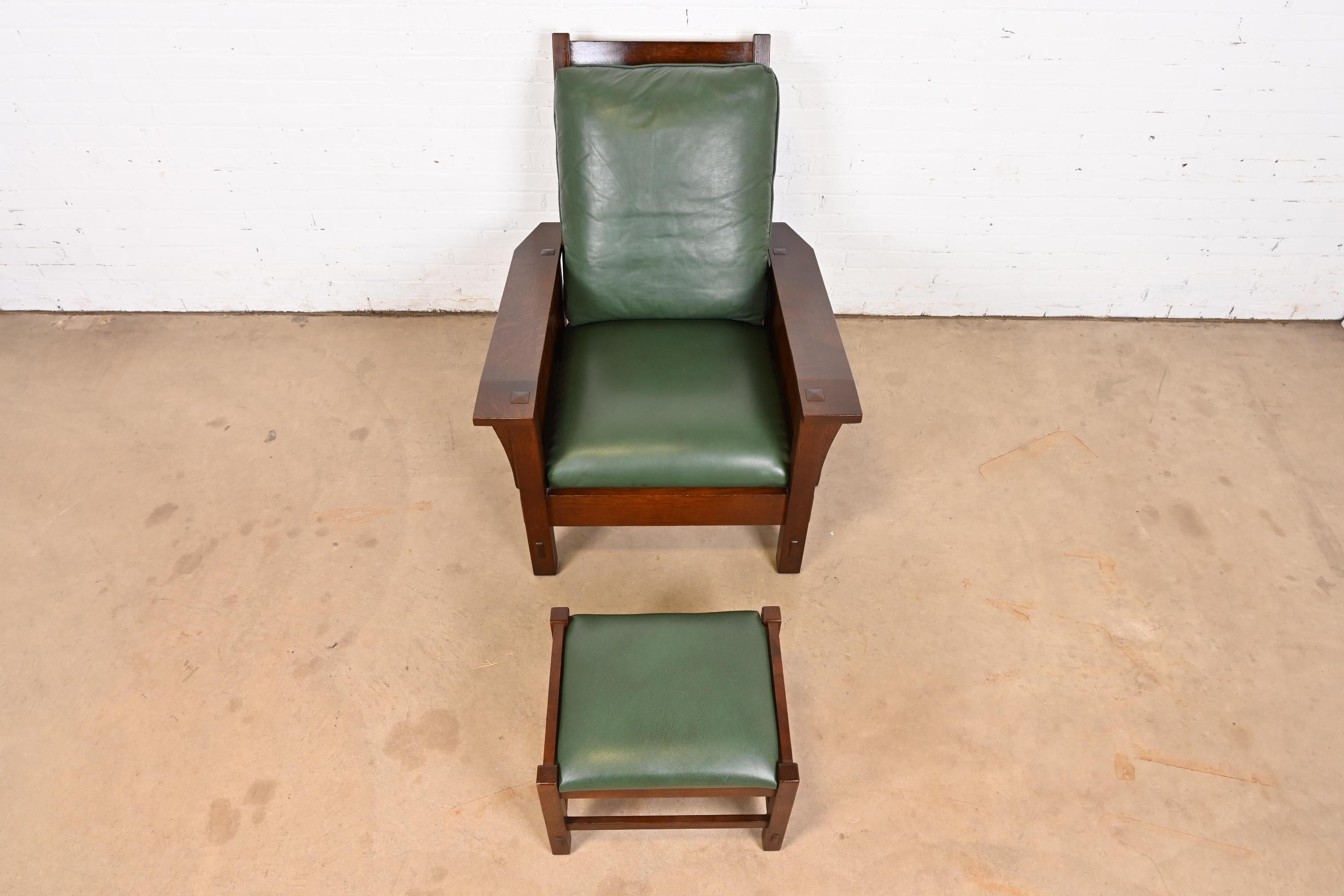 XX secolo Stickley Mission Oak Arts & Crafts Poltrona reclinabile Morris con ottomano in vendita