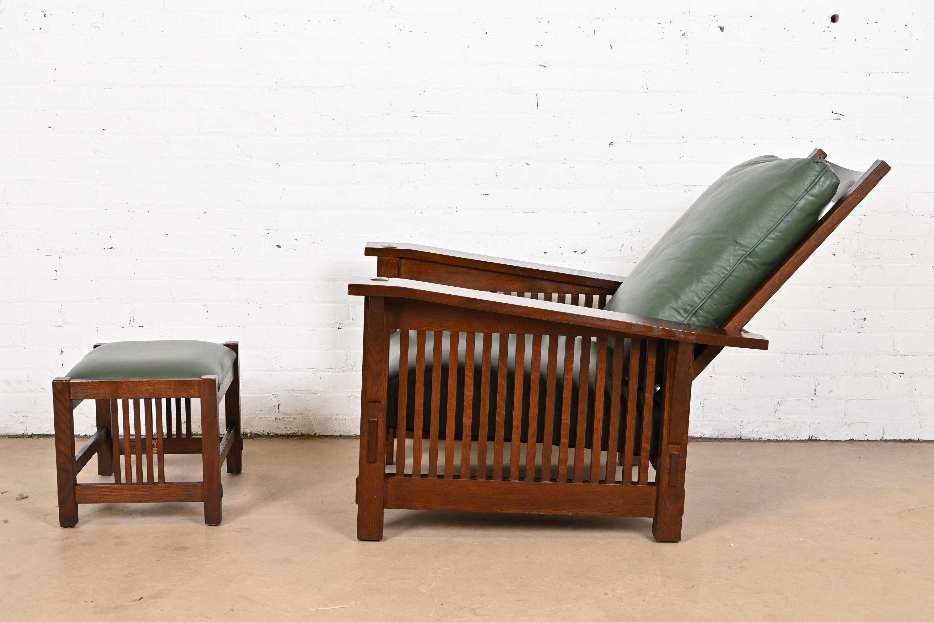 Stickley Mission Oak Arts & Crafts Poltrona reclinabile Morris con ottomano in vendita 2
