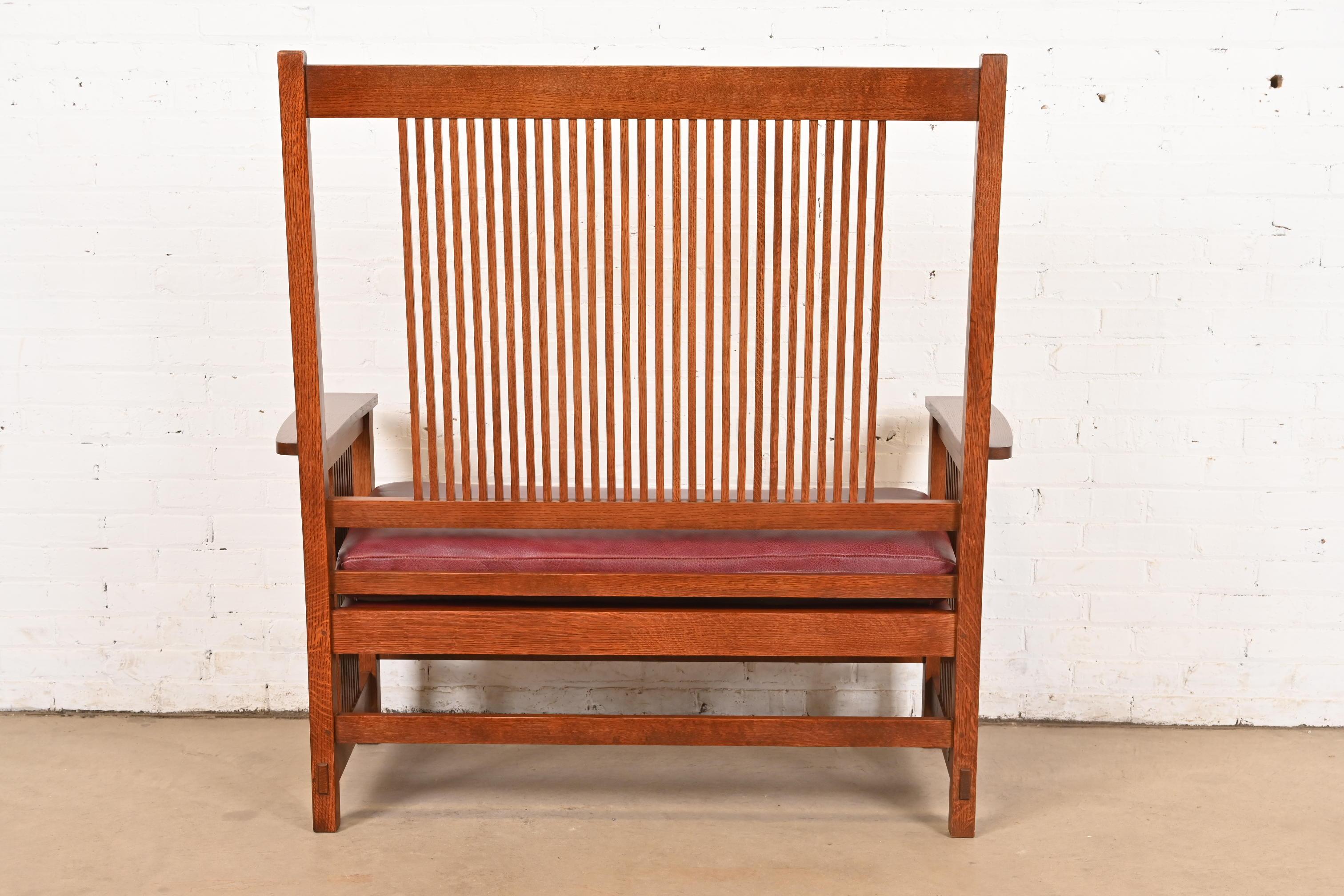 Stickley Mission Oak Arts & Crafts Spindelbank oder Settee im Angebot 4