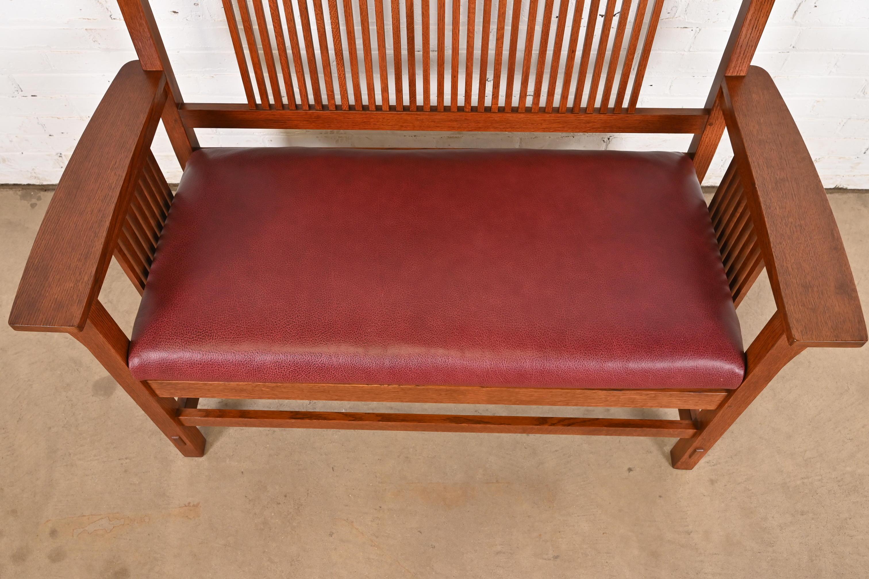 Stickley Mission Oak Arts & Crafts Spindelbank oder Settee im Angebot 2