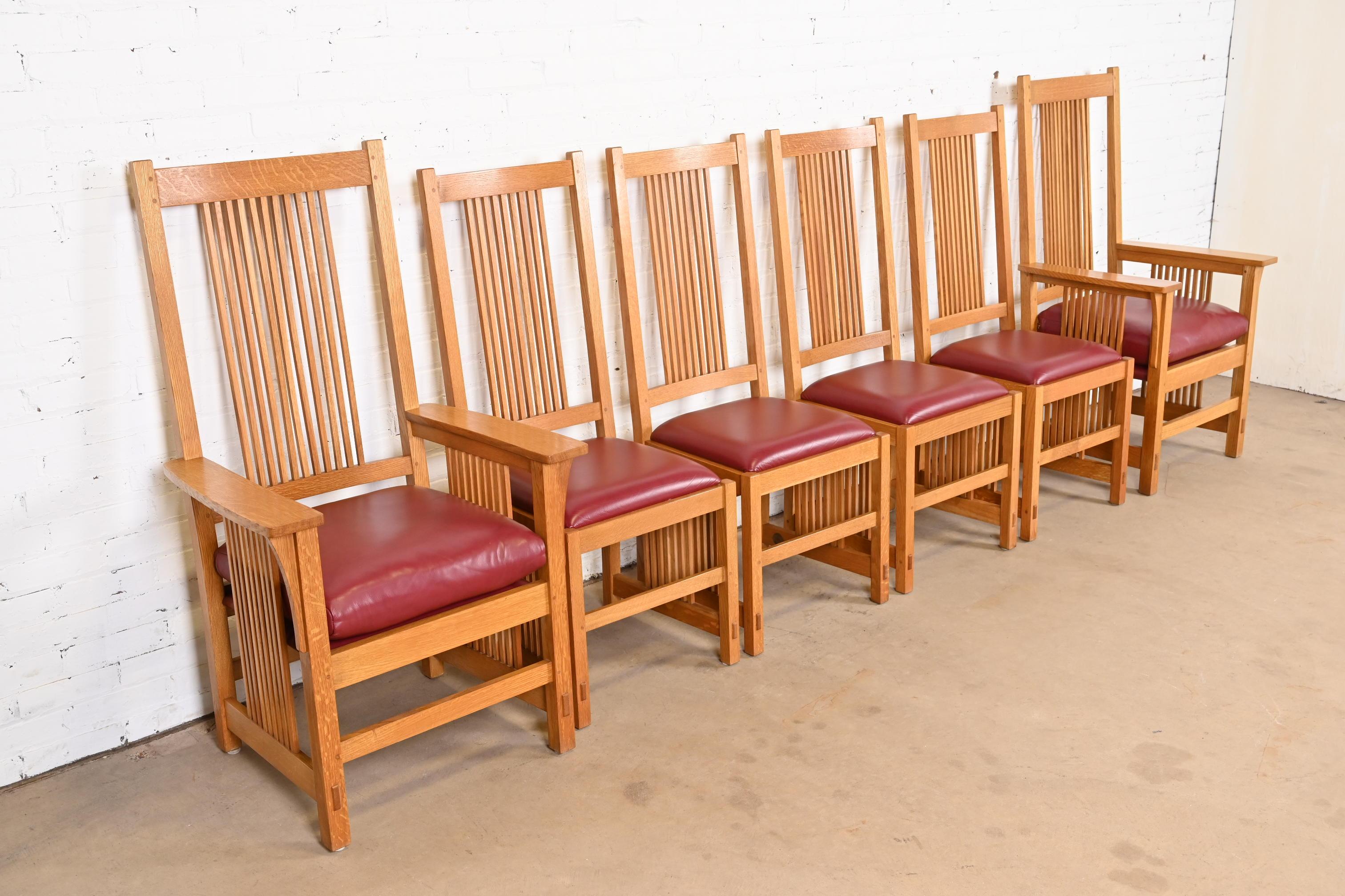 Cuir Chaises de salle à manger à fuseau Stickley Mission Oak Arts & Crafts, lot de six en vente