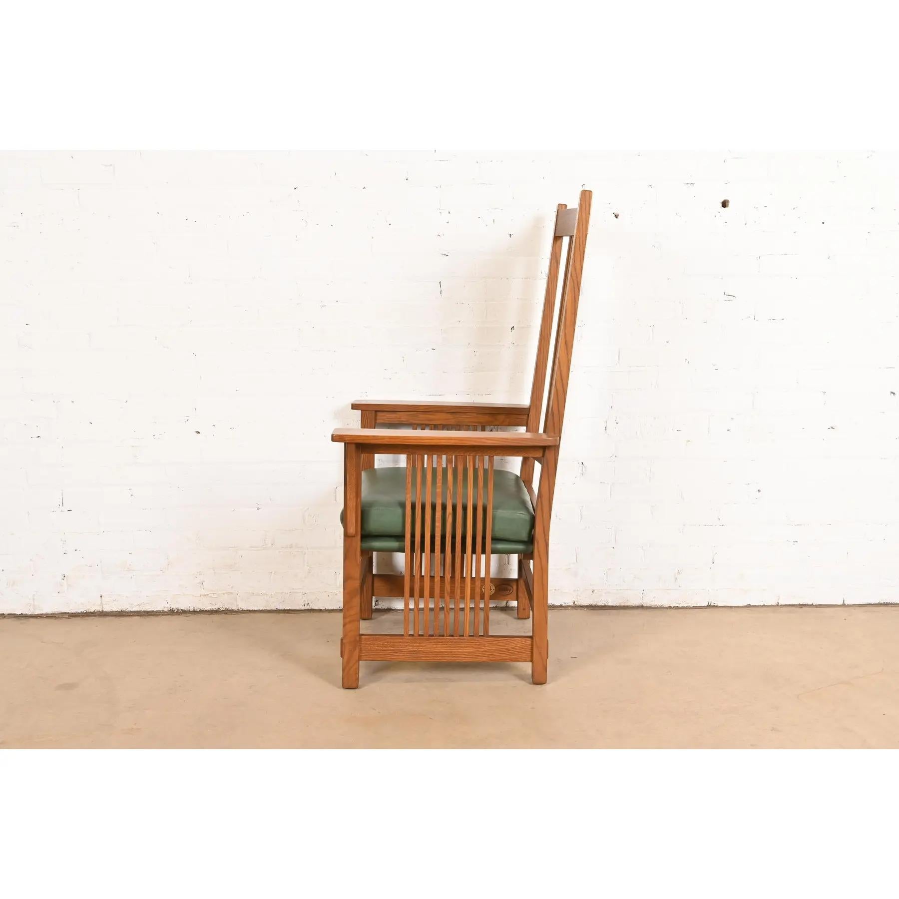 Stickley Mission Oak Arts & Crafts Spindle High Back Arm Chair im Angebot 3